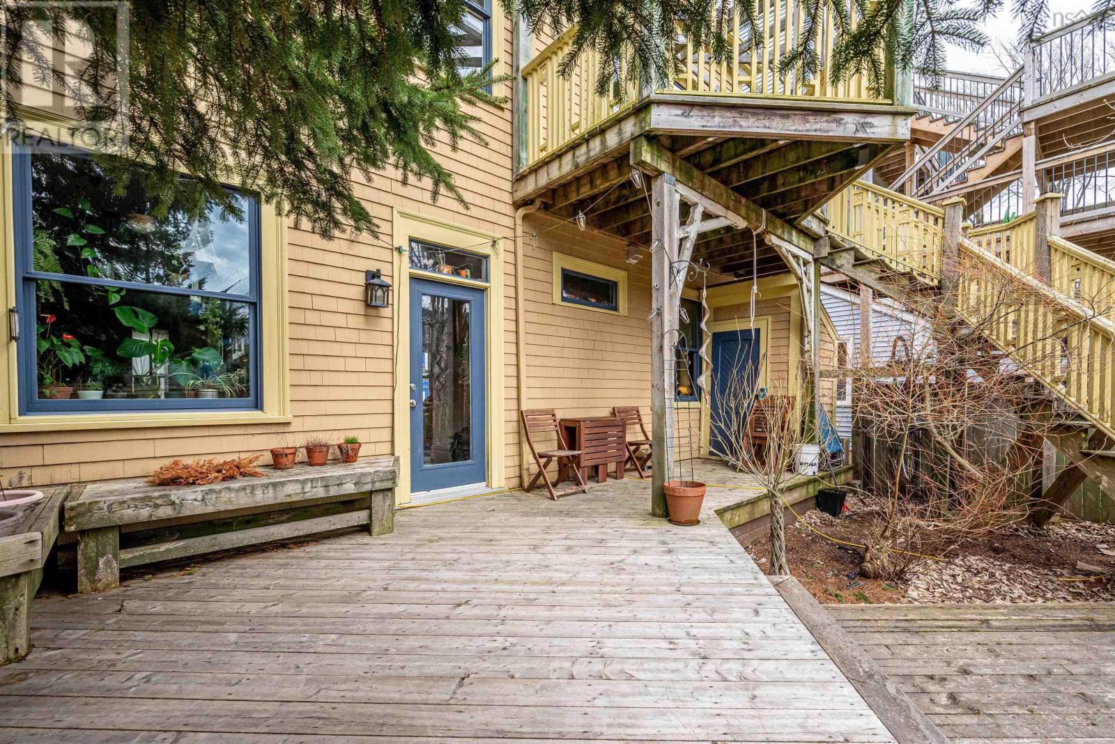 Property 37 of 45 of 2048 Creighton Street