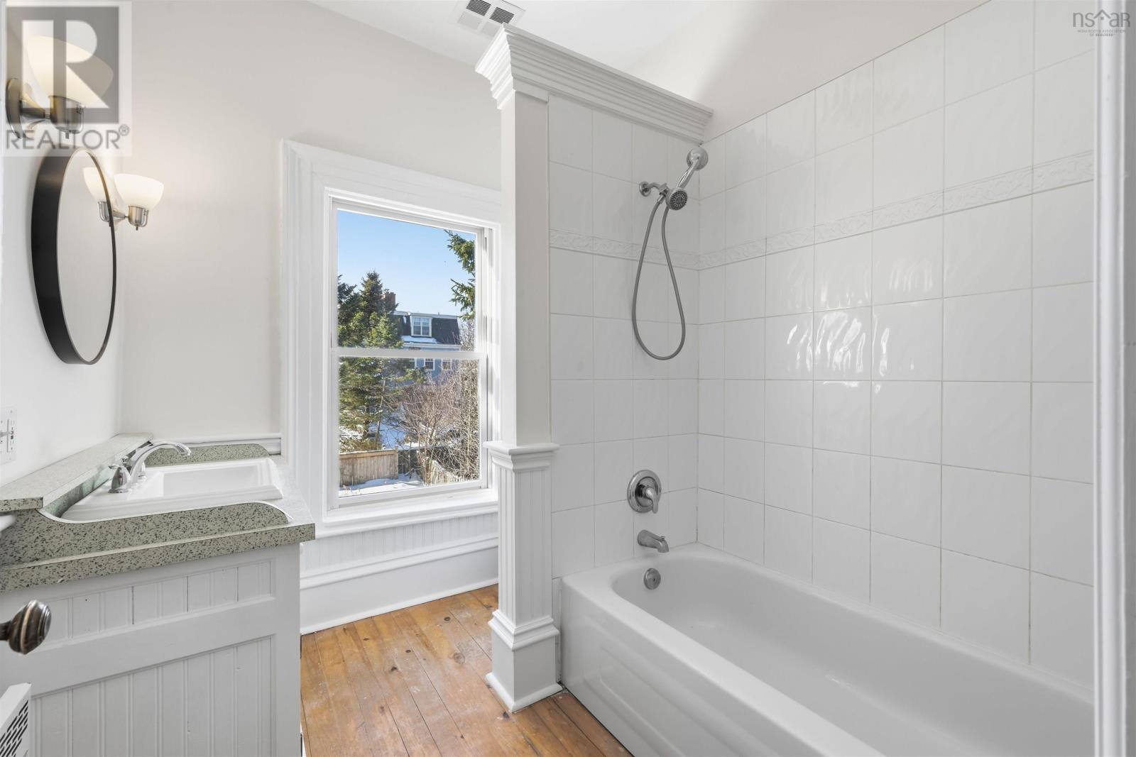 Property 23 of 45 of 2048 Creighton Street