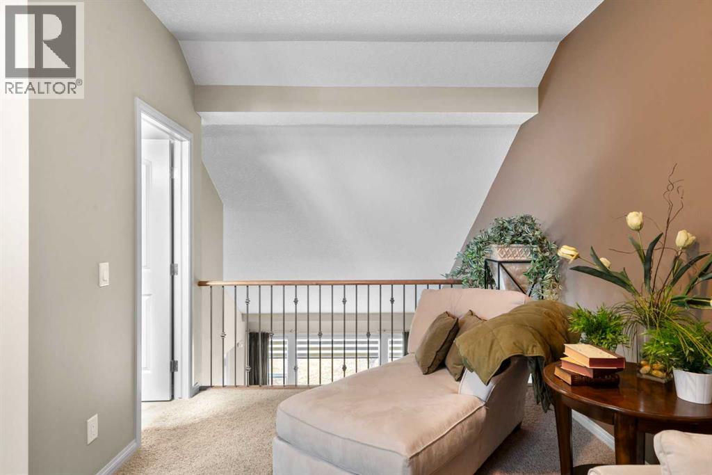 223 Sunset Square, Cochrane