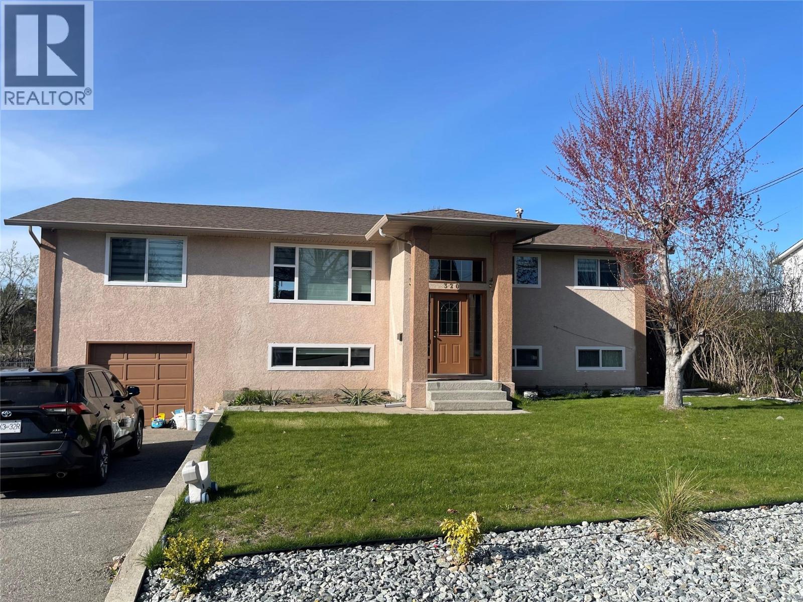 320 Felix Road, Kelowna