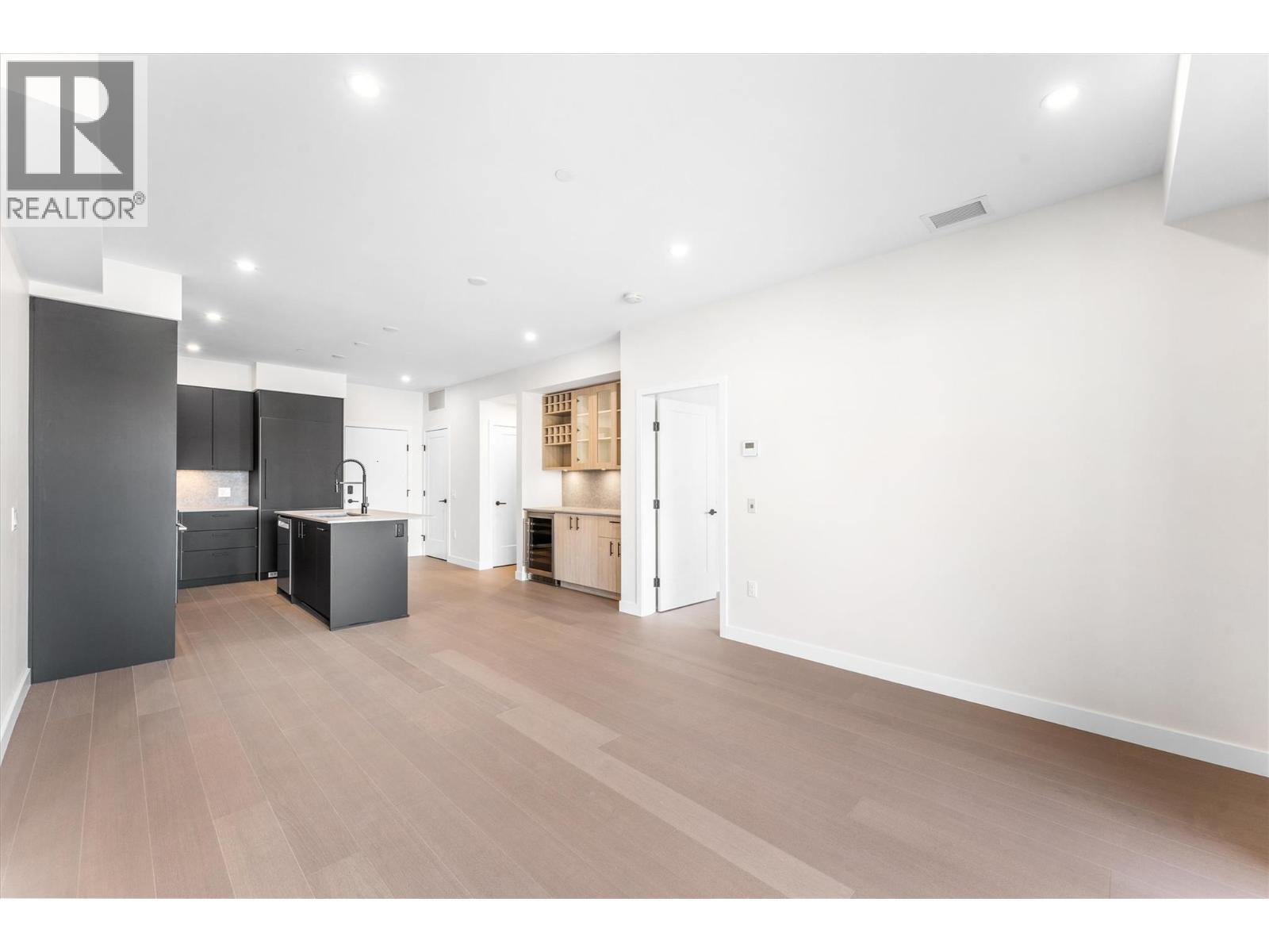 407 9654 Benchland Road, Lake Country