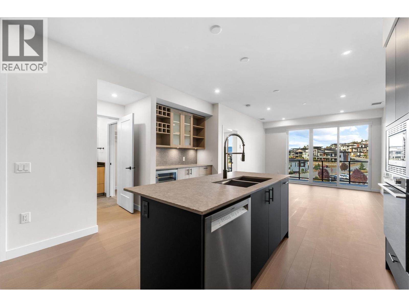 407 9654 Benchland Road, Lake Country