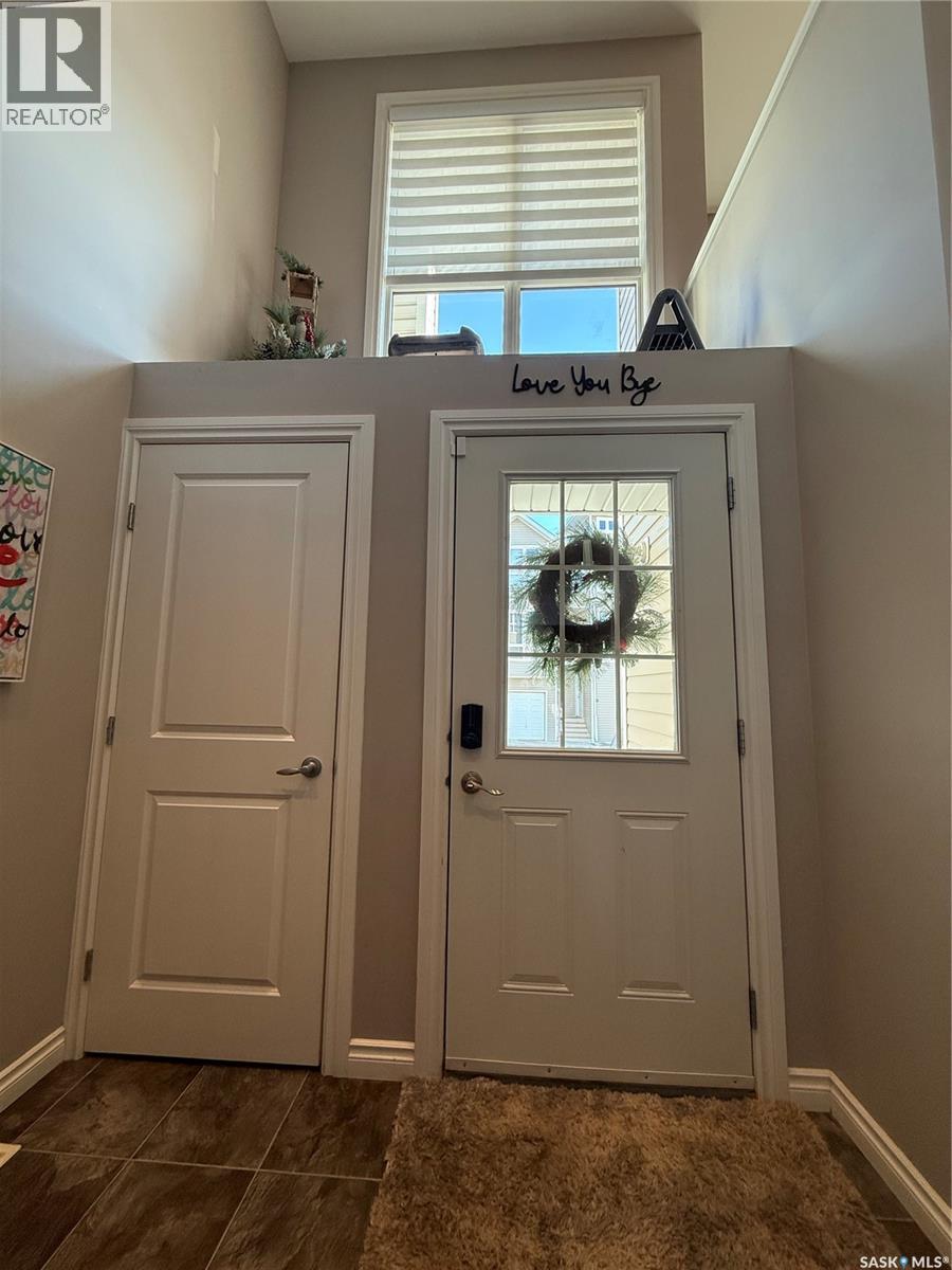 2 697 Sun Valley DRIVE - Photo 3 of 34, Estevan, Saskatchewan