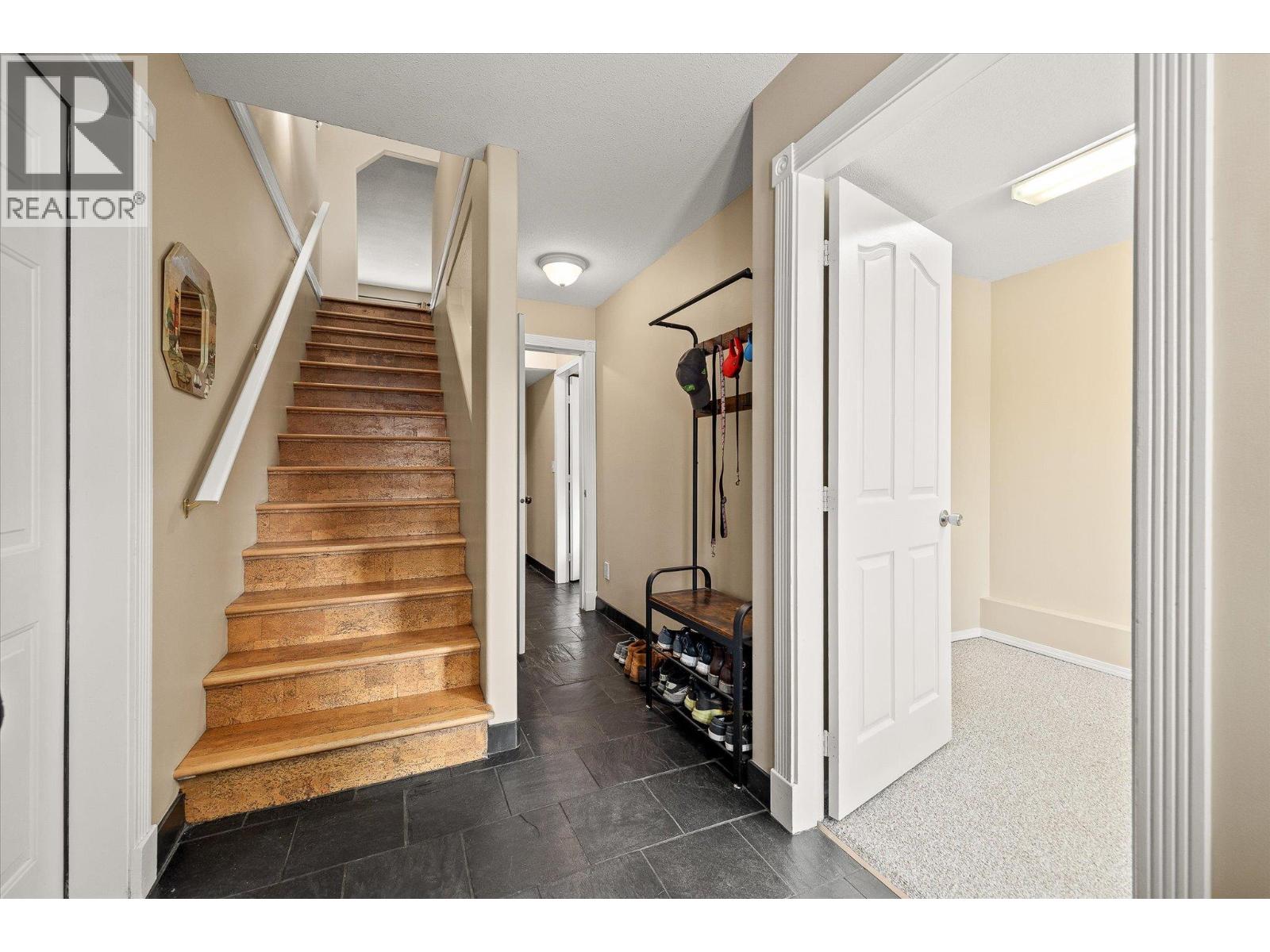  2014 Southview Avenue, Kelowna