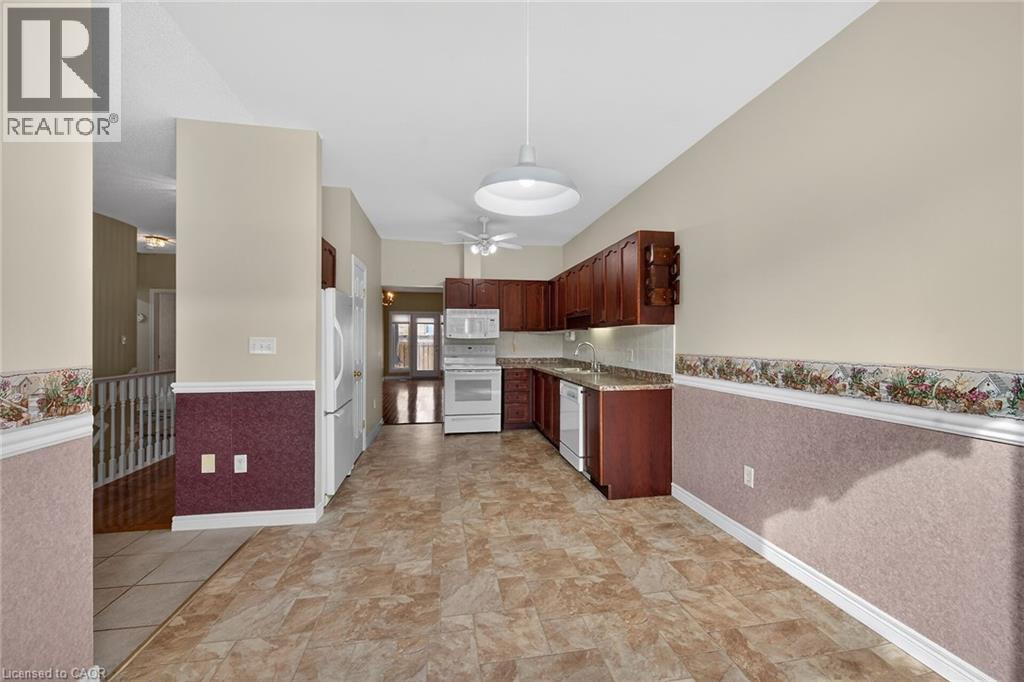 20 TWENTYPLACE Boulevard - Photo 4 of 50, Mount Hope, Ontario