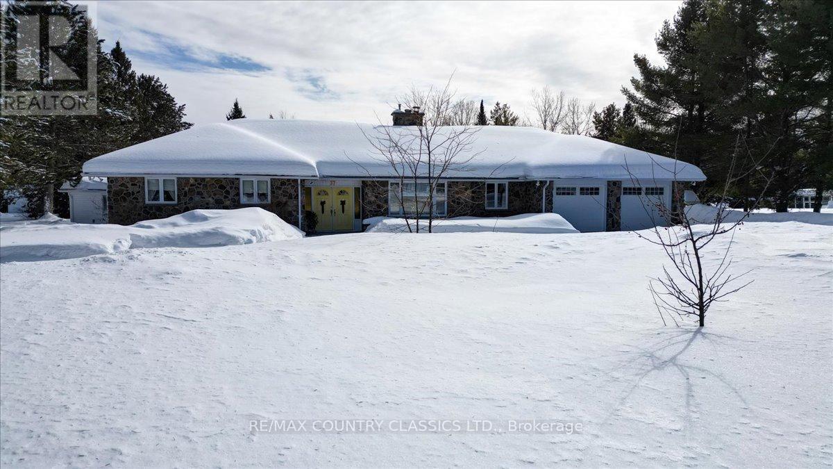 37 GOLFVIEW DRIVE - Photo 2 of 45, Bancroft (Bancroft Ward), Ontario
