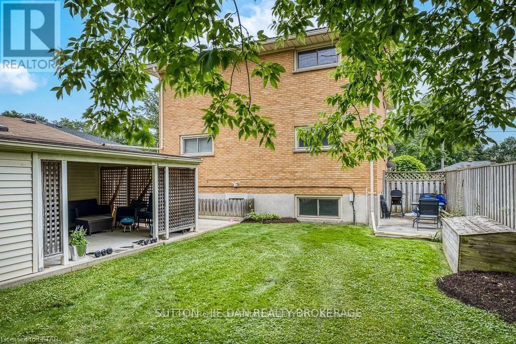 228 BURNSIDE DRIVE - 7