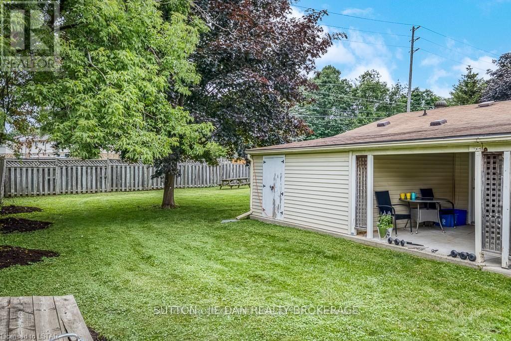 228 BURNSIDE DRIVE - 9