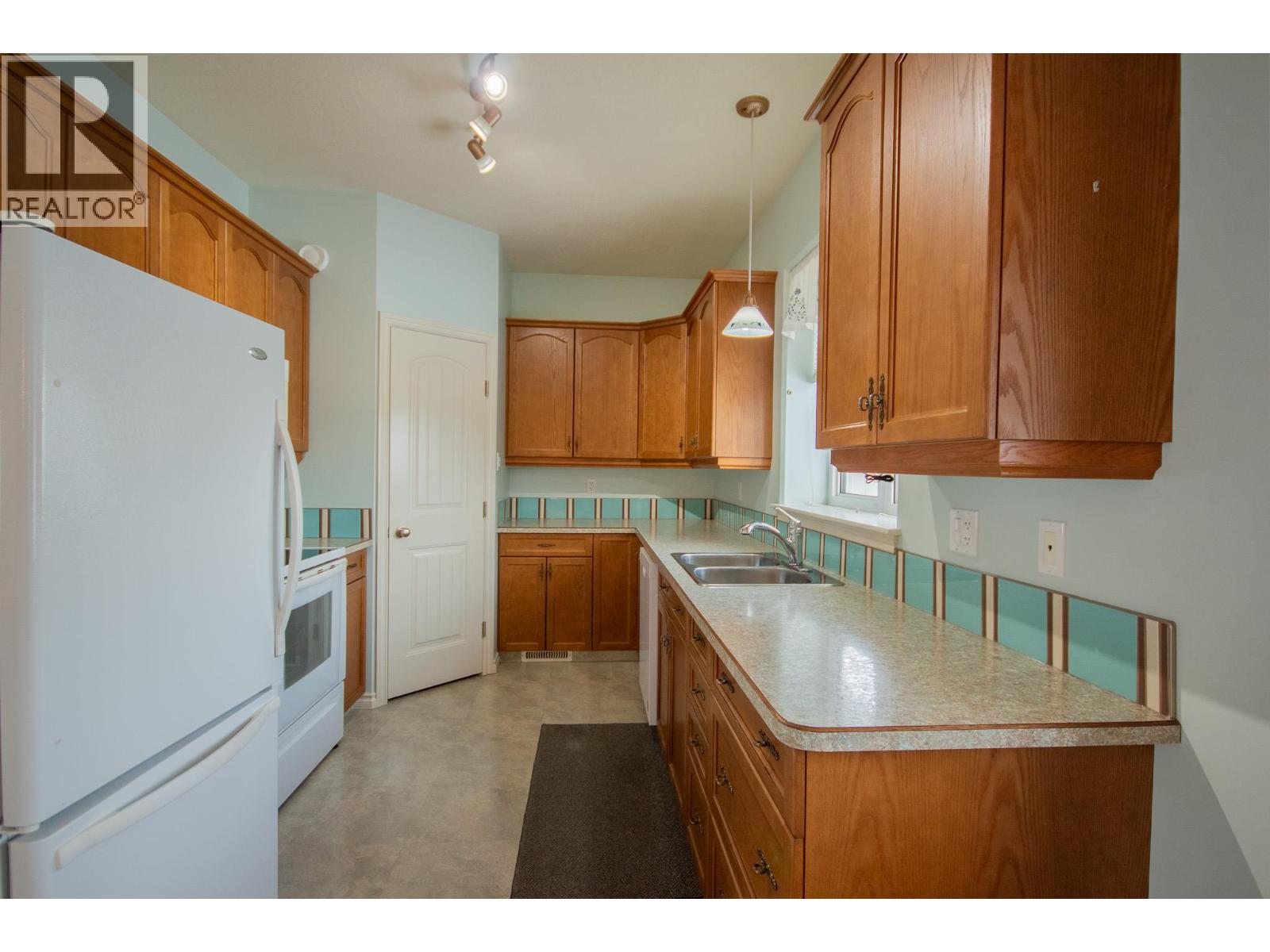 11001 17 Street Unit# 1 - Photo 2 of 13, Dawson Creek, British Columbia