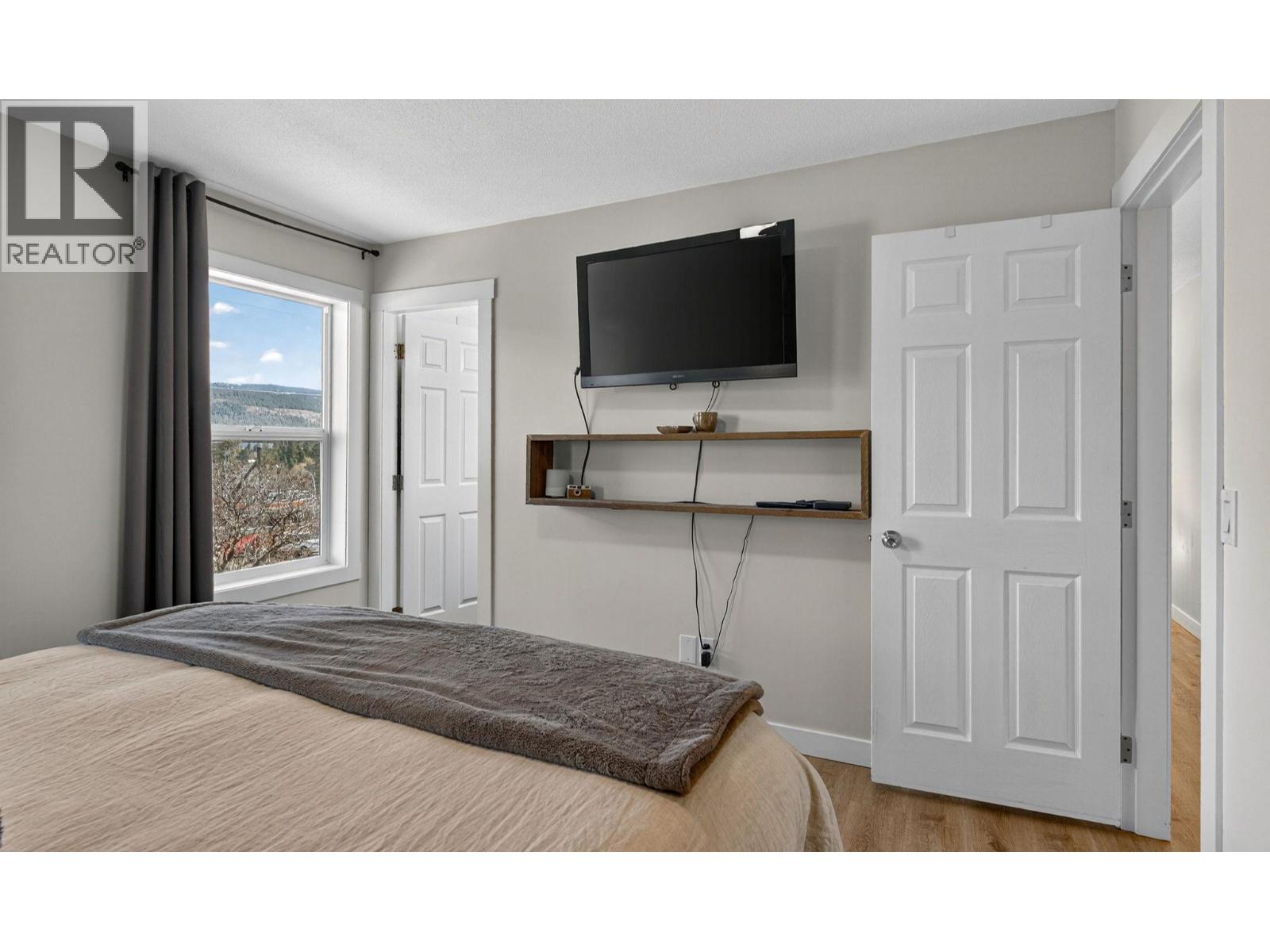  9710 Okanagan Centre Road East, Lake Country