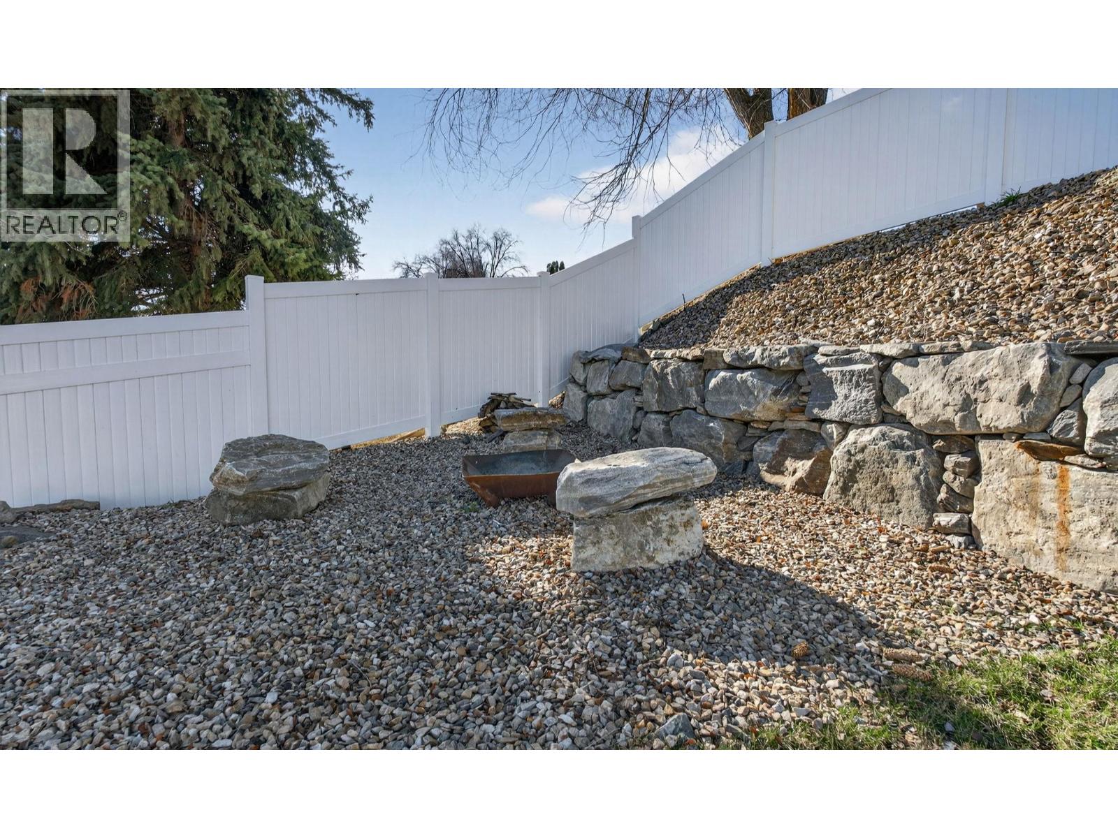  9710 Okanagan Centre Road East, Lake Country