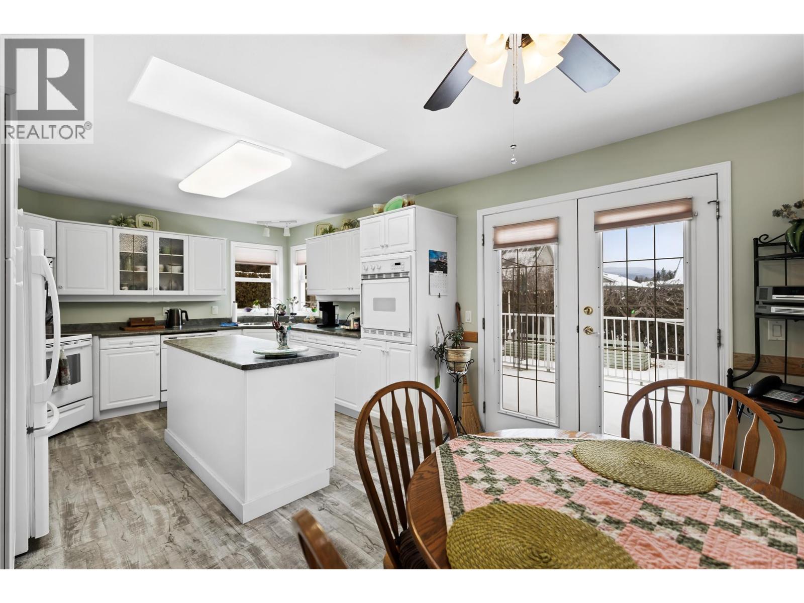 381 Robin Drive, Barriere