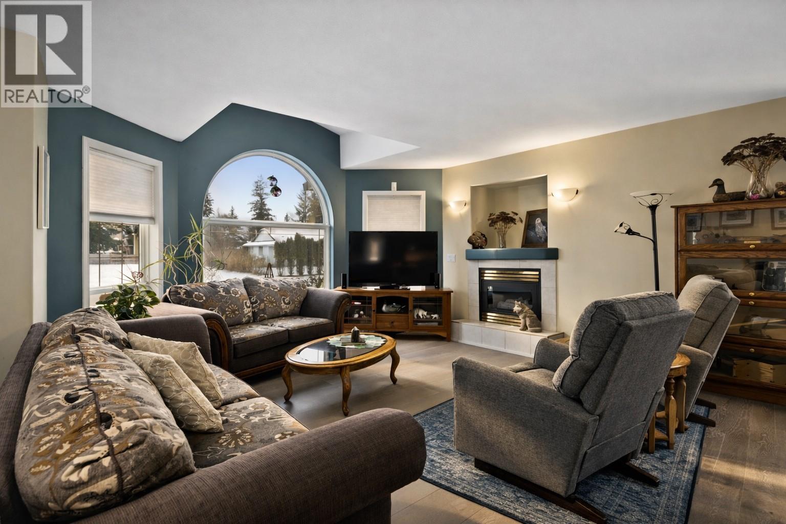 381 Robin Drive, Barriere