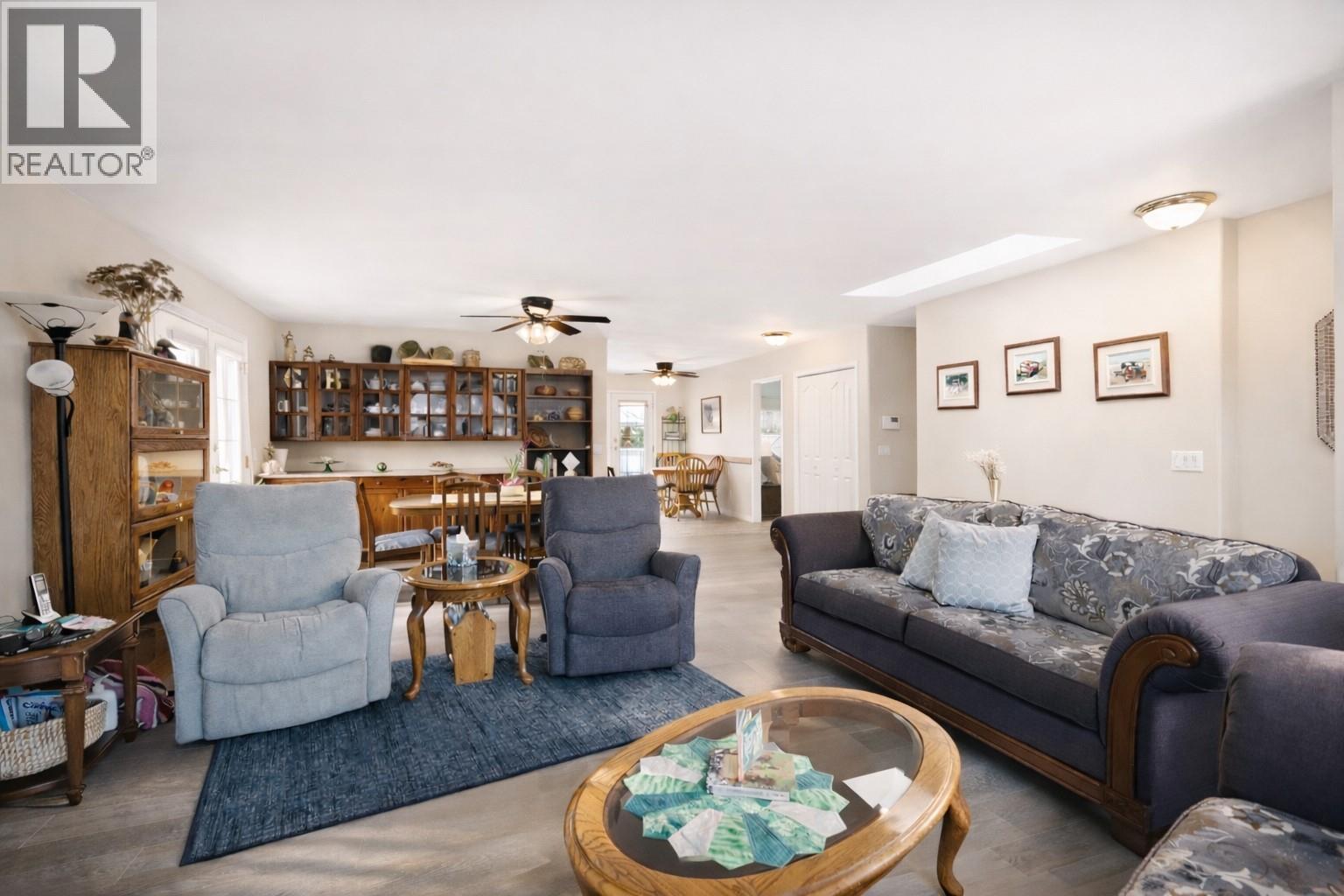 381 Robin Drive, Barriere