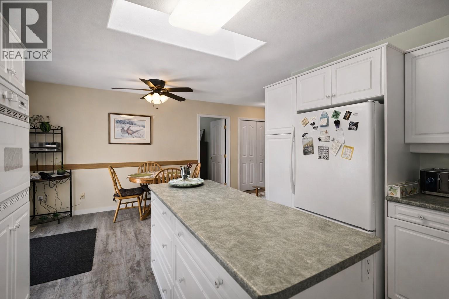 381 Robin Drive, Barriere