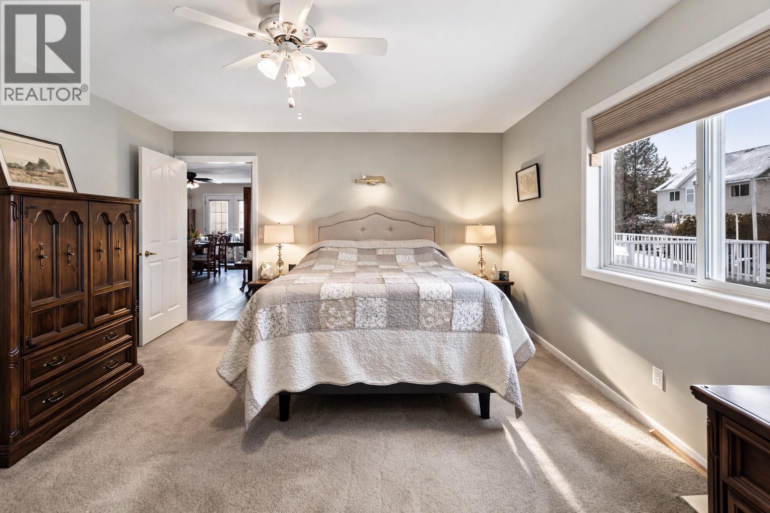 381 Robin Drive, Barriere