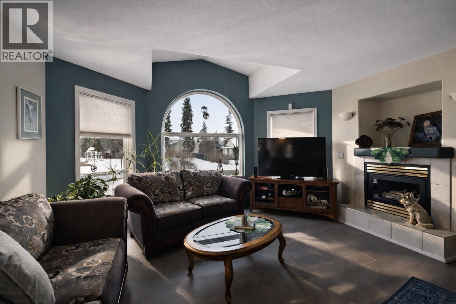 381 Robin Drive, Barriere