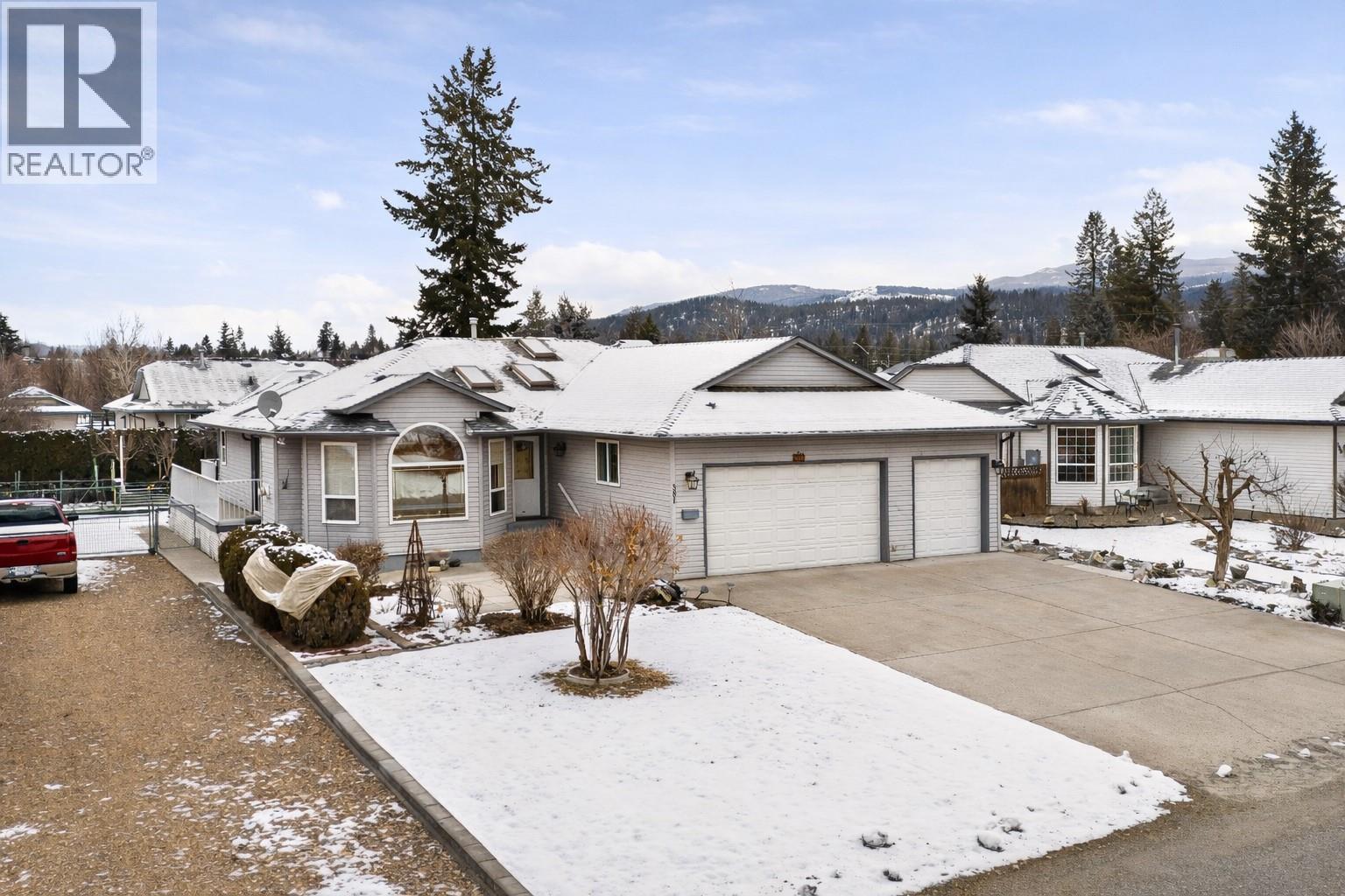 381 Robin Drive, Barriere