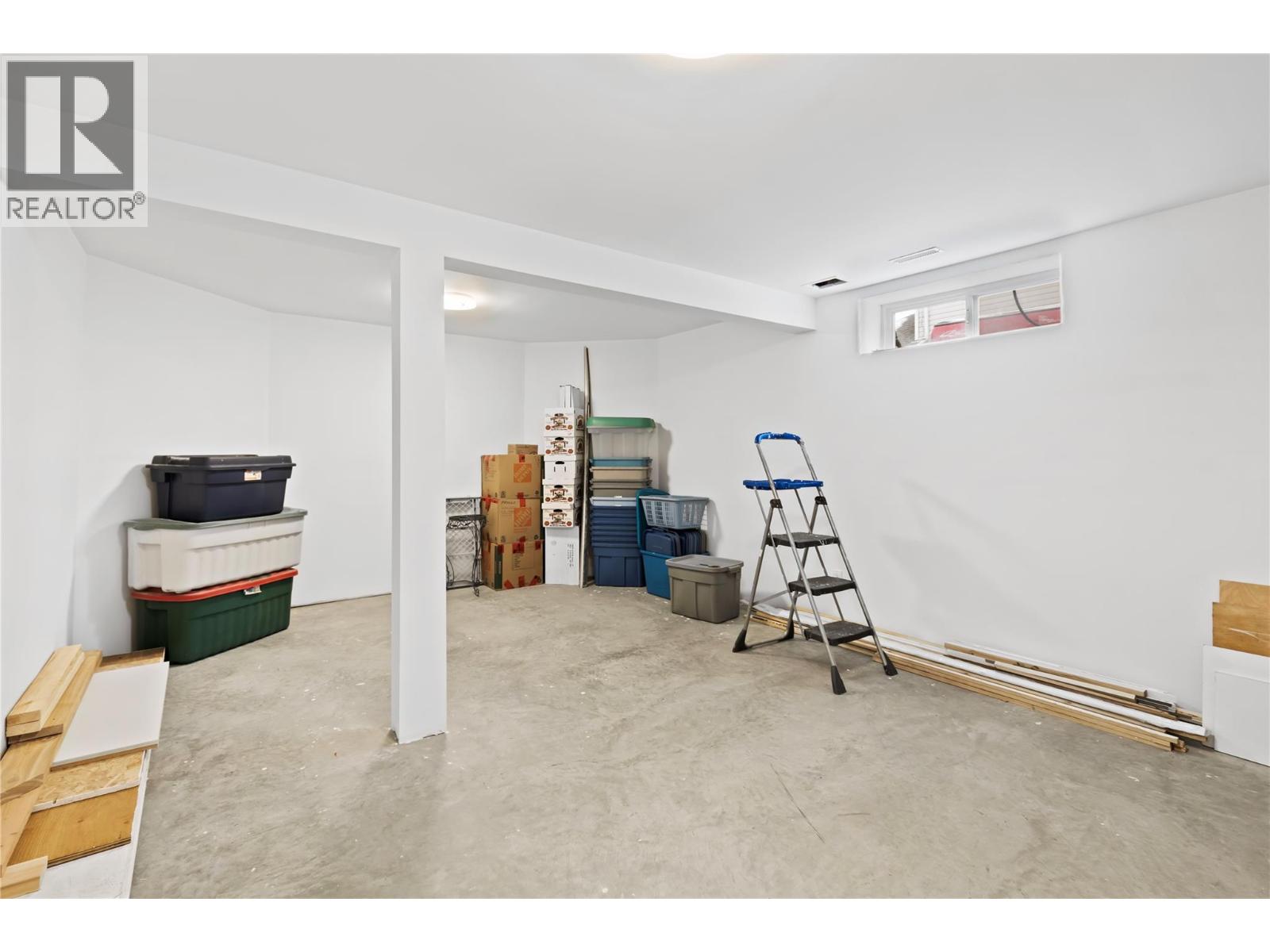 381 Robin Drive, Barriere