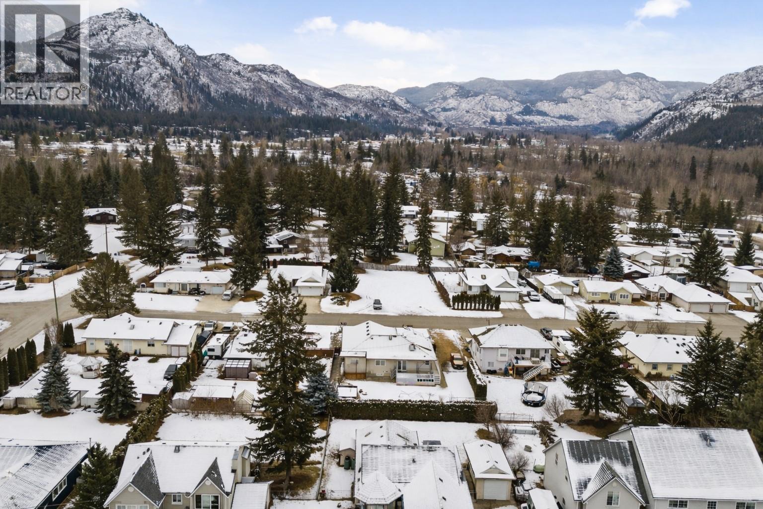 381 Robin Drive, Barriere