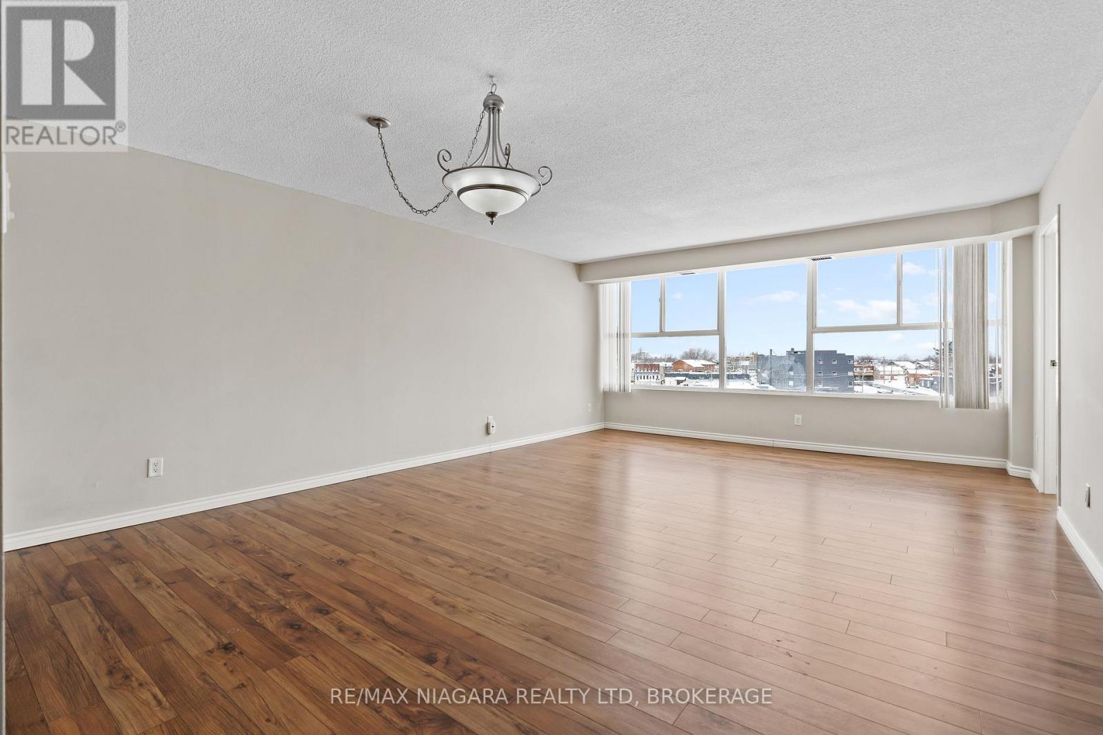 502 - 7 GALE CRESCENT - Photo 5 of 47, St. Catharines (E. Chester), Ontario