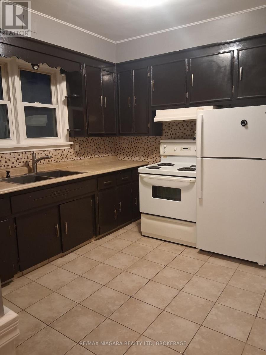 5004 Saint Clair Avenue Main