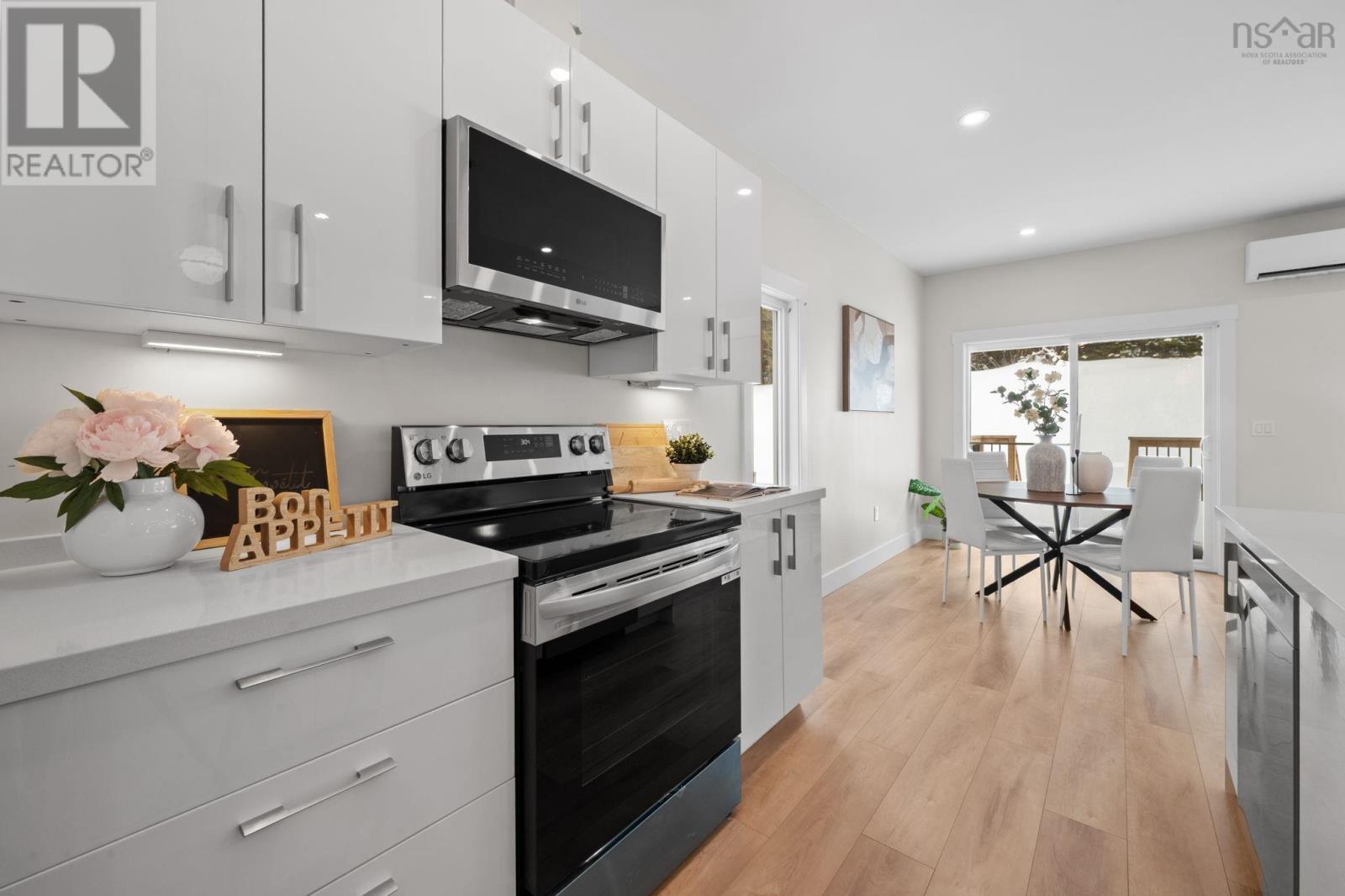 Property 11 of 49 of 70 Pearlgarden Close