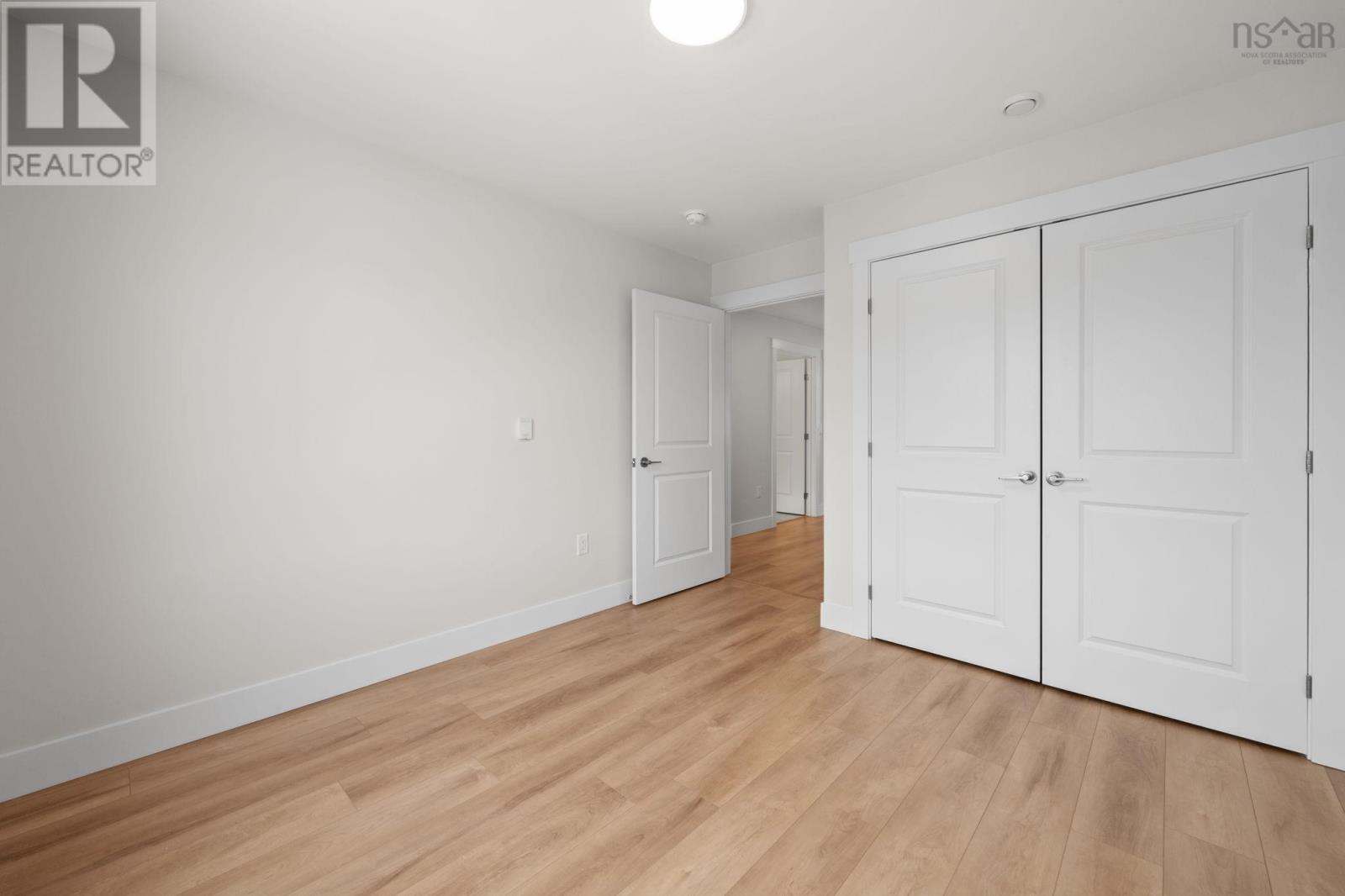 Property 36 of 49 of 70 Pearlgarden Close