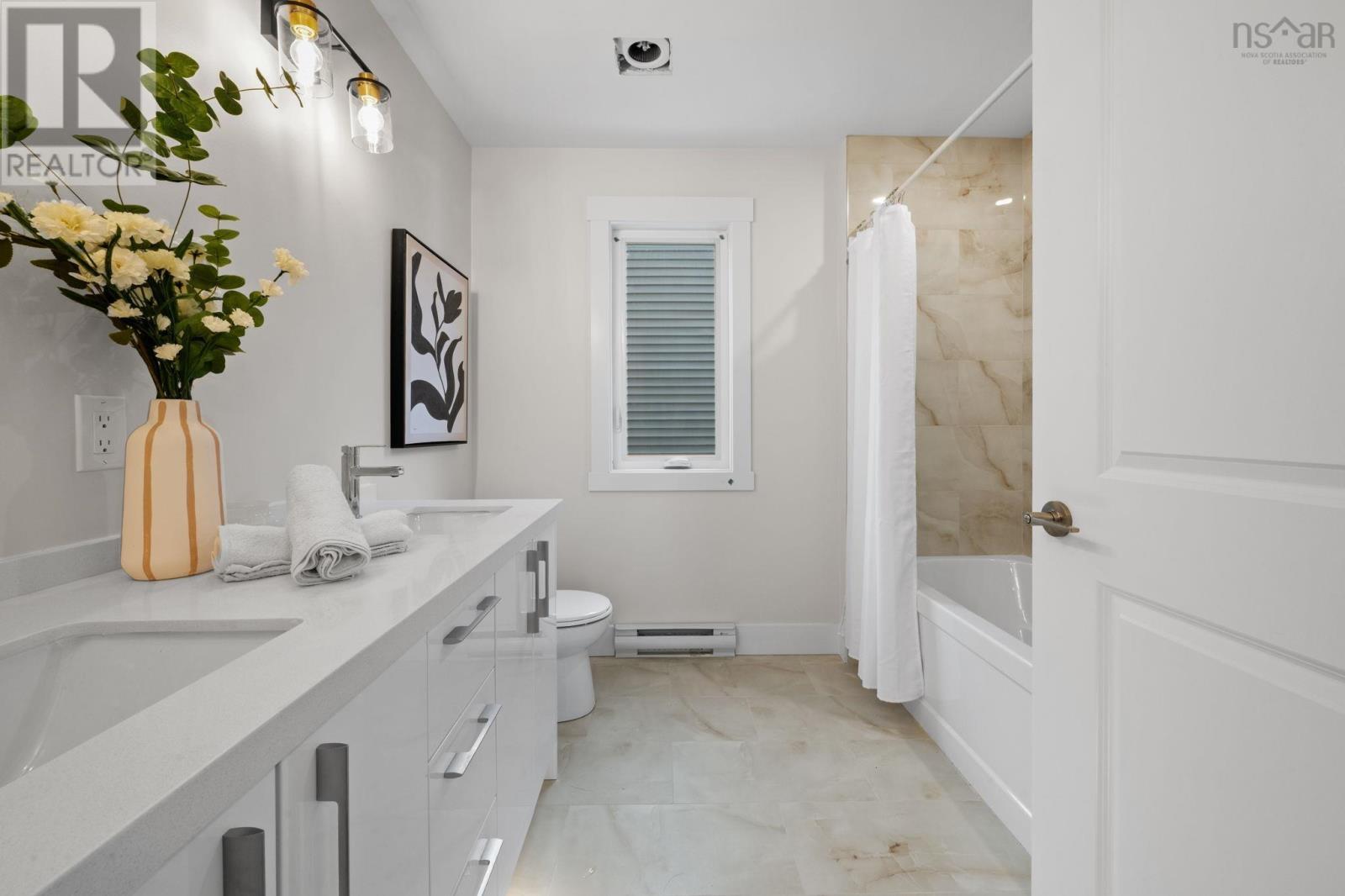 Property 38 of 49 of 70 Pearlgarden Close