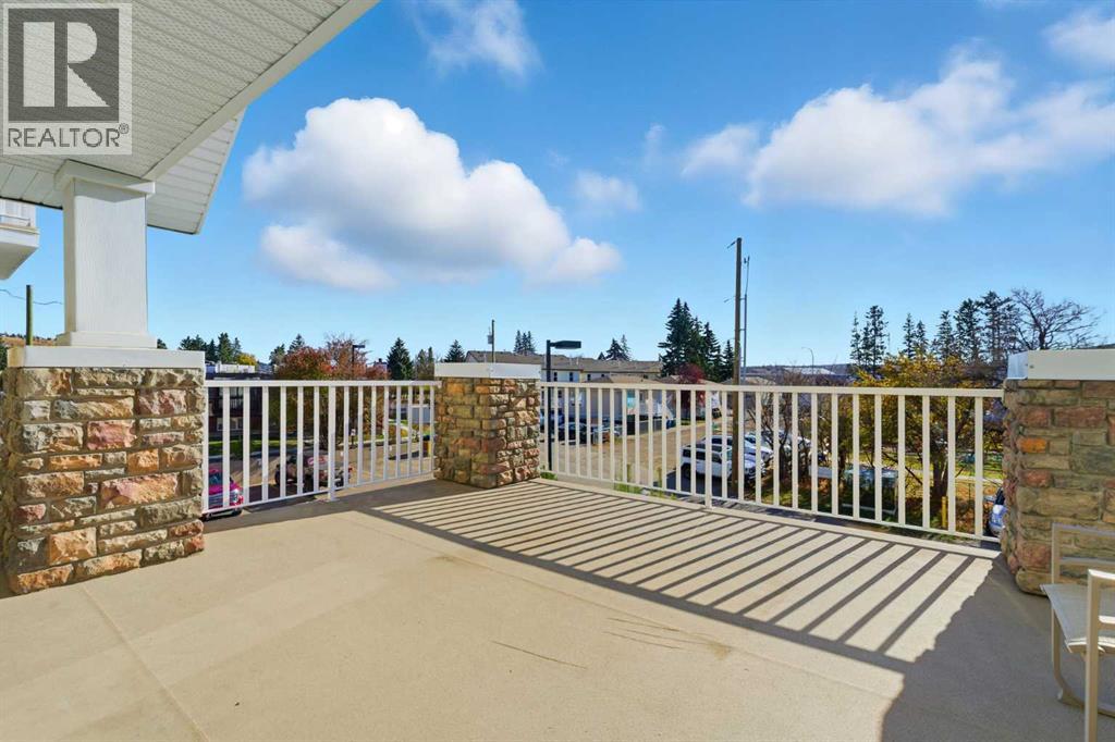 128 Centre Avenue, Cochrane