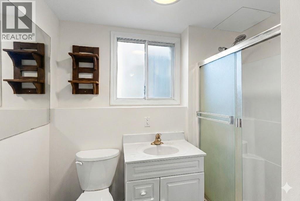 1616 HILLCREST Avenue, Kamloops