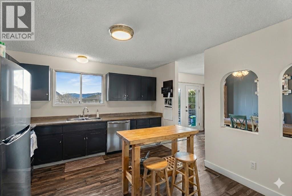 1616 HILLCREST Avenue, Kamloops