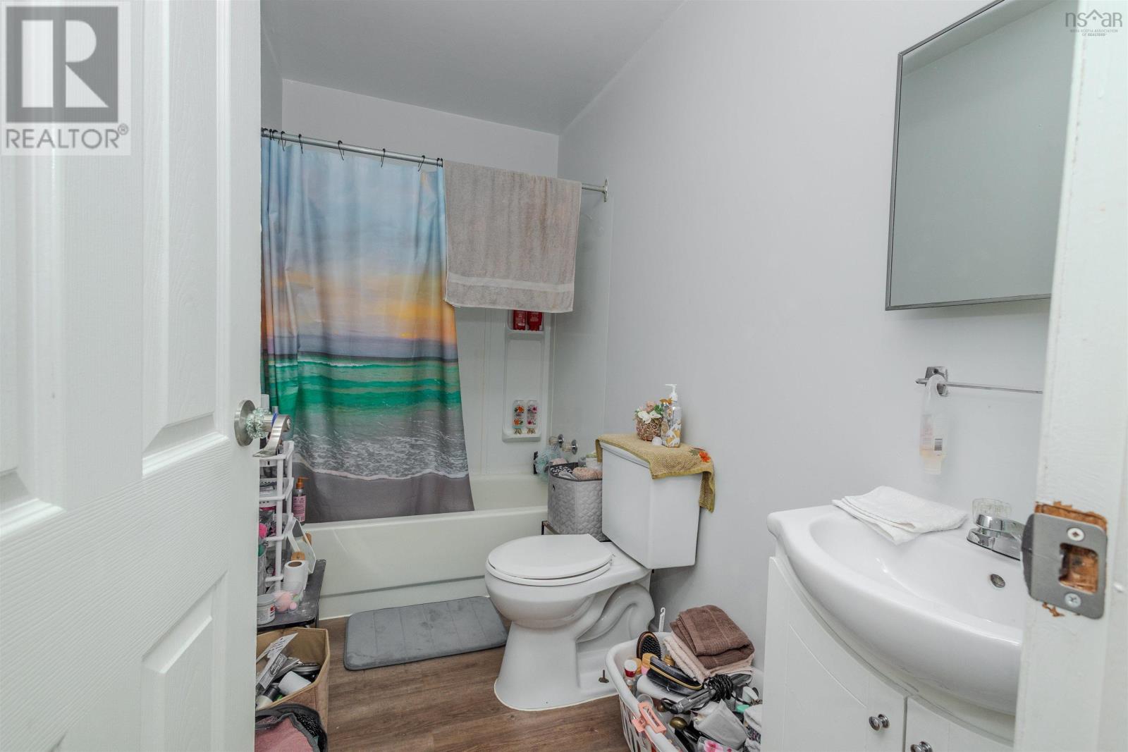 Property 6 of 24 of 19 Holland Street