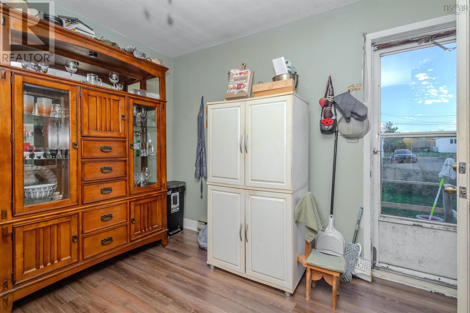 Property 22 of 24 of 19 Holland Street