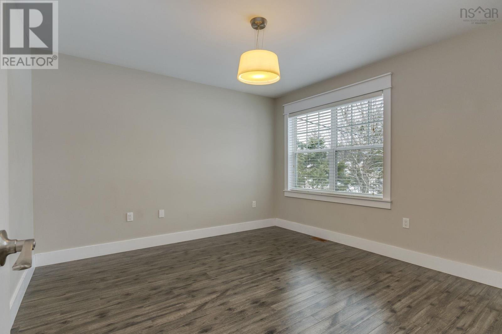 Property 26 of 44 of 214 Voyageur Way