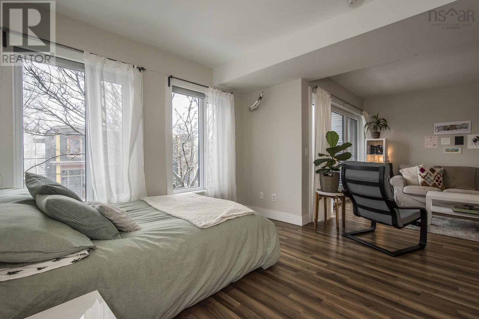 Property 22 of 41 of 213 5677 Harris Street