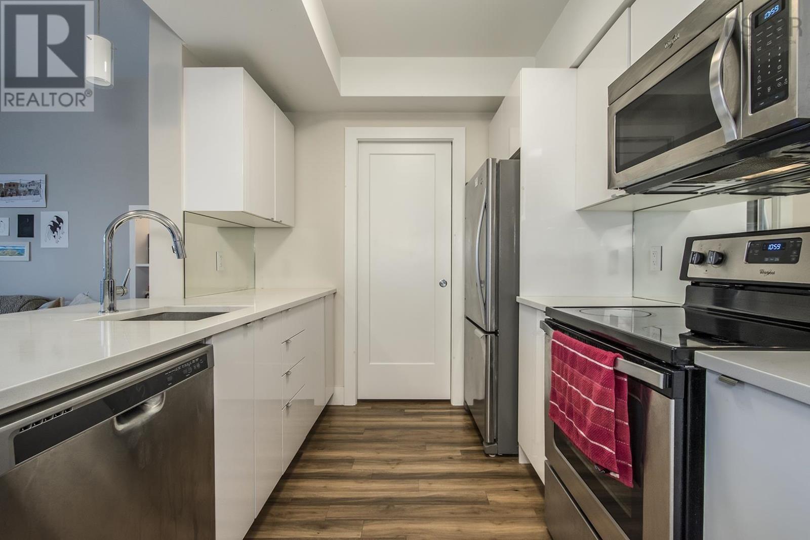 Property 5 of 41 of 213 5677 Harris Street