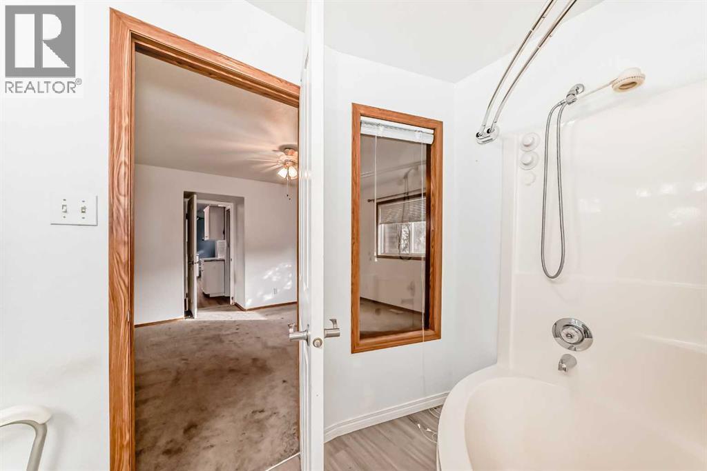 Single Family House Mobile Home for Sale in  Burroughs Circle NE Monterey Park Calgary 