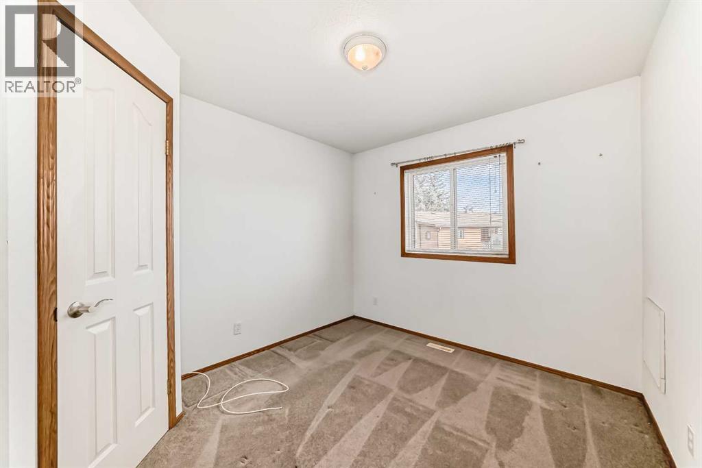 Single Family House Mobile Home for Sale in  Burroughs Circle NE Monterey Park Calgary 