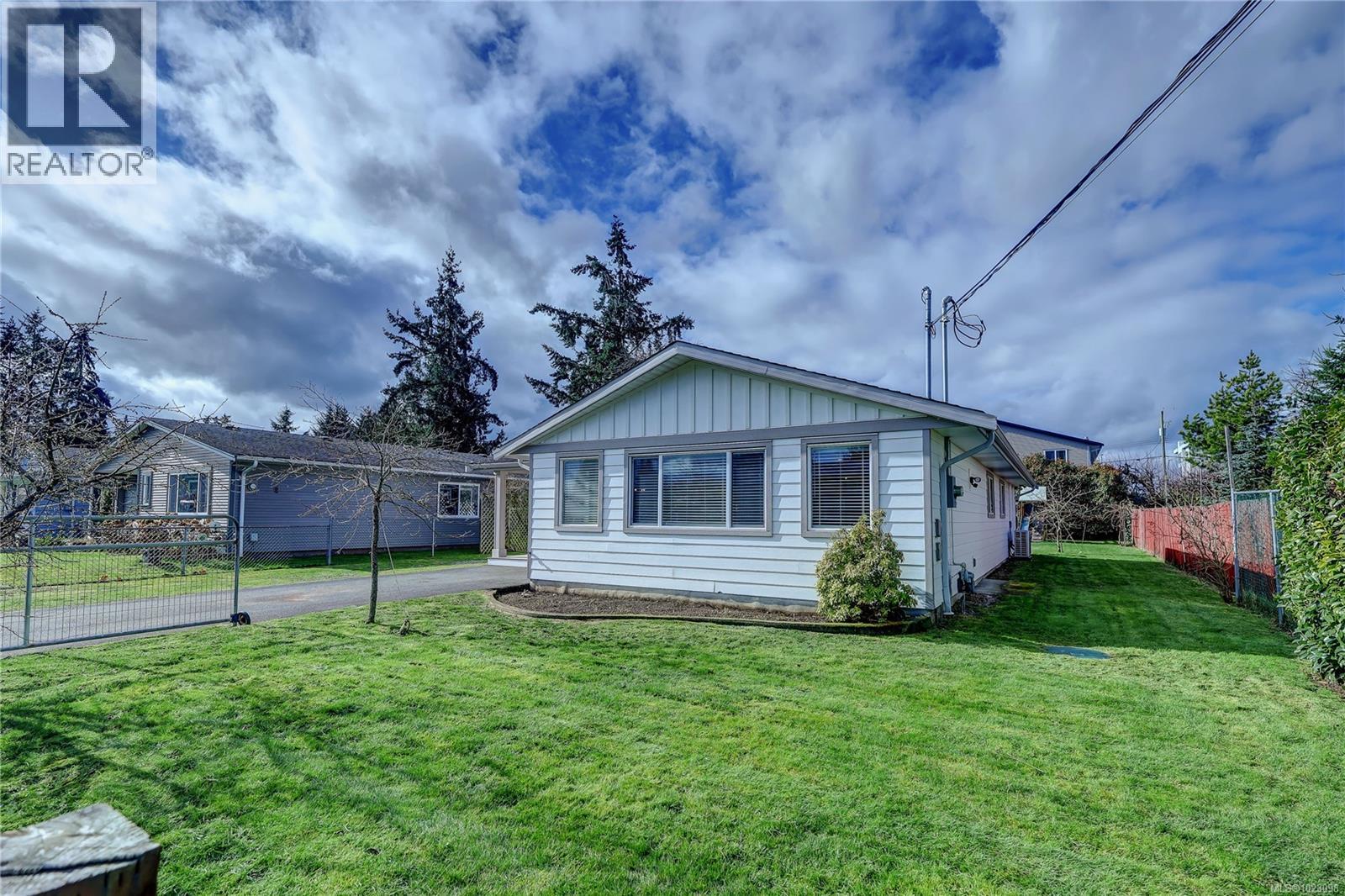 223 Evergreen St, Parksville