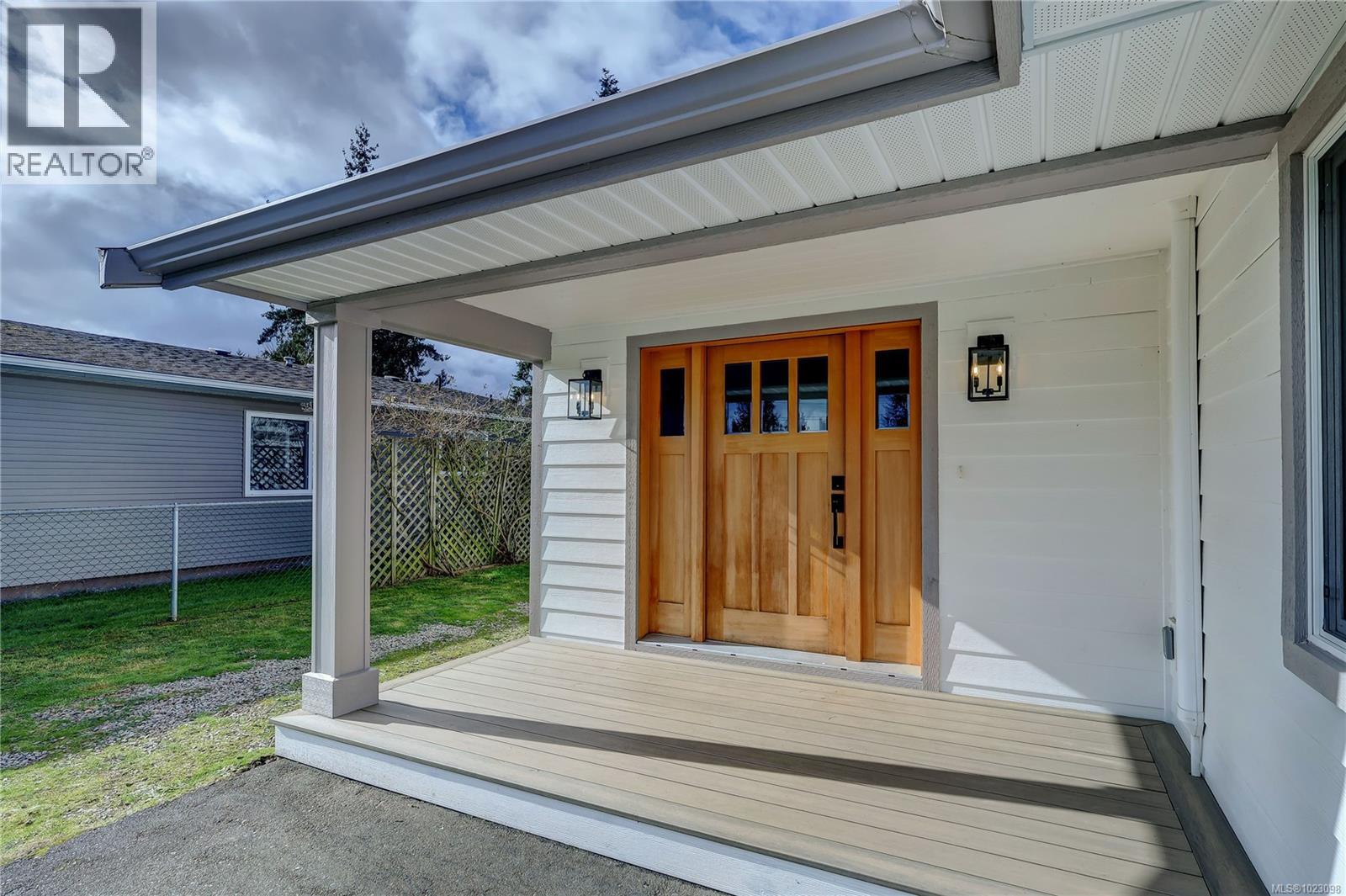 223 Evergreen St - 2