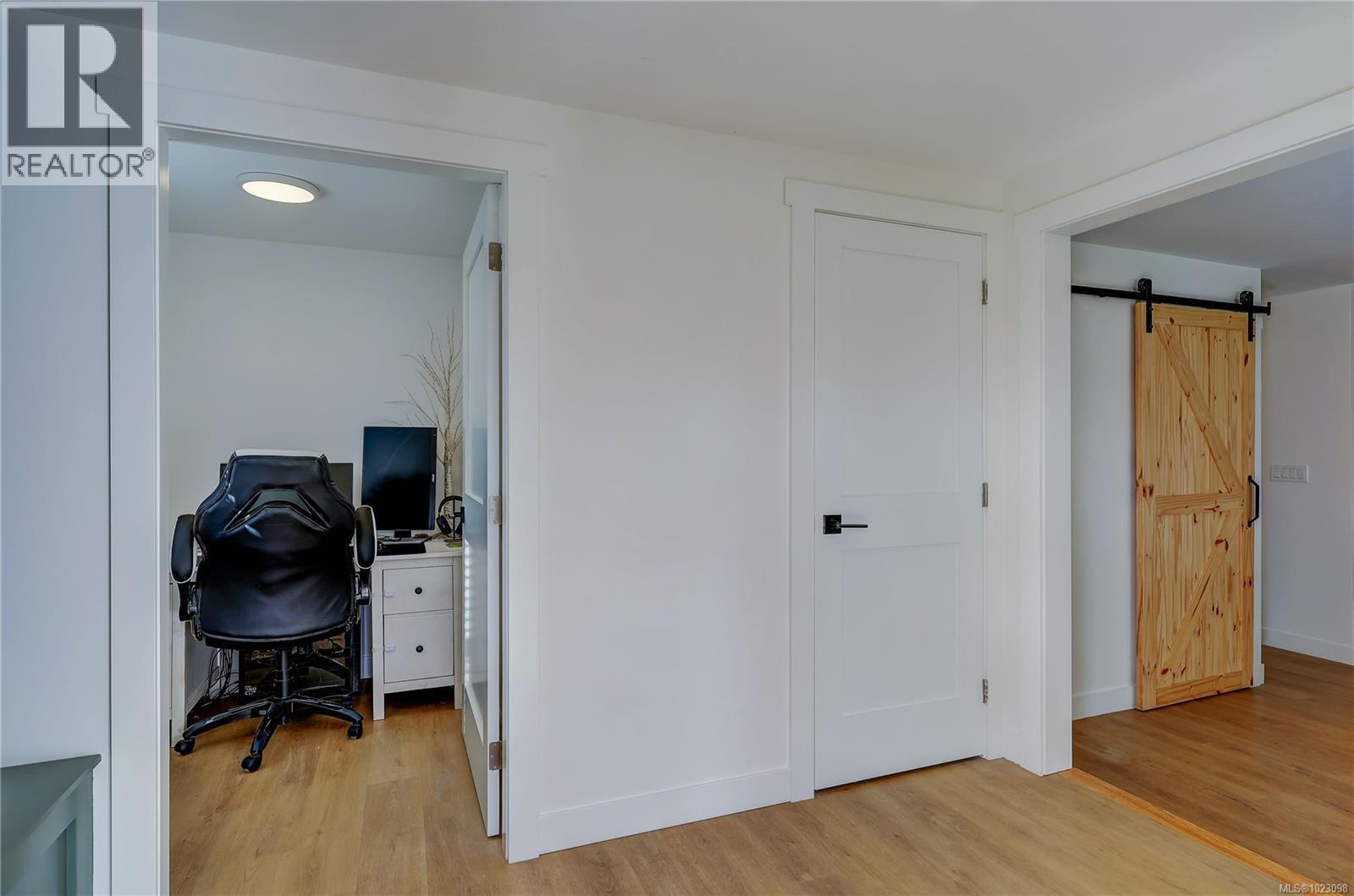 223 Evergreen St - 20