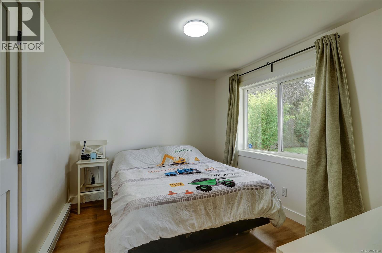 223 Evergreen St, Parksville