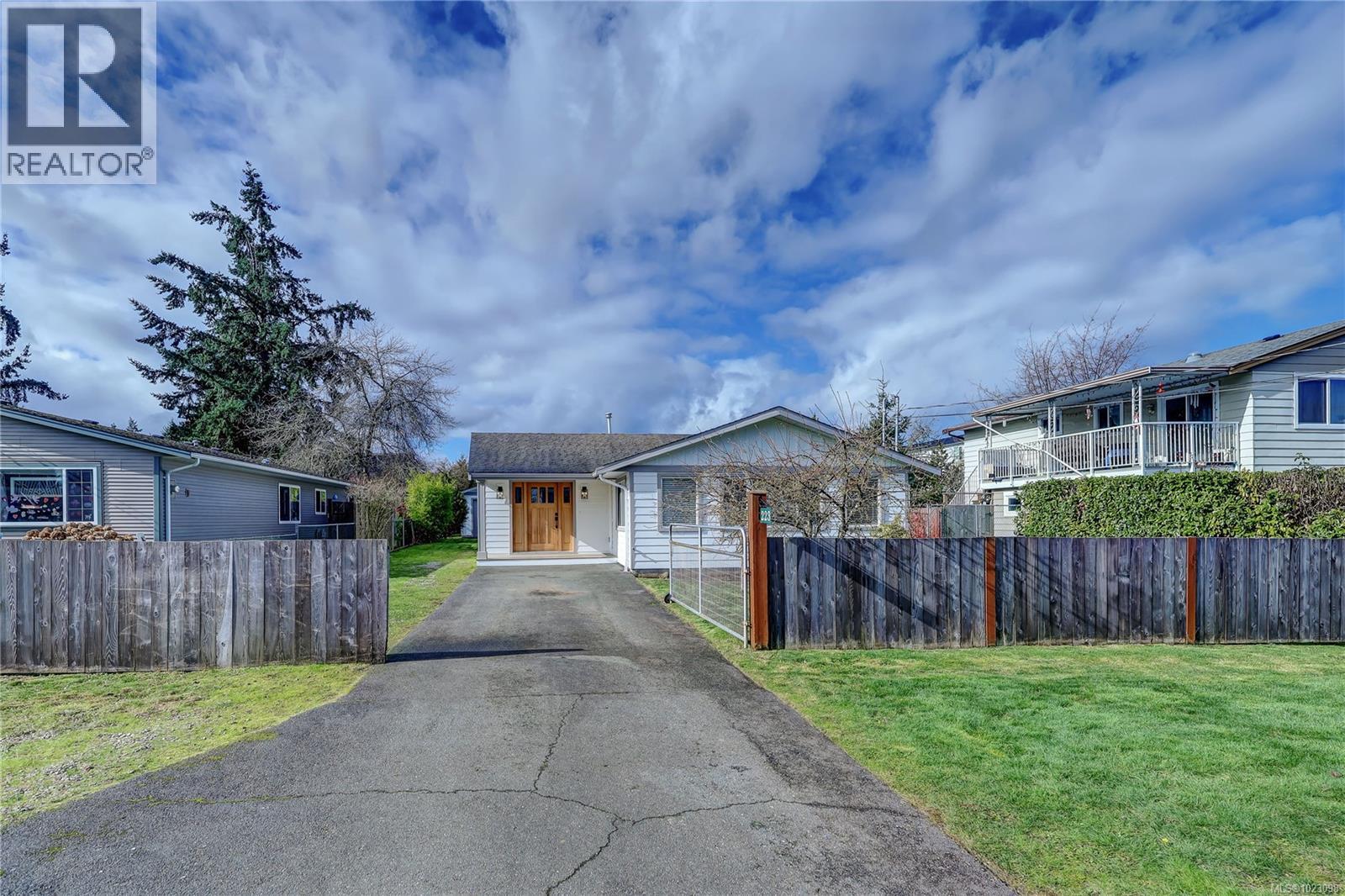 223 Evergreen St, Parksville