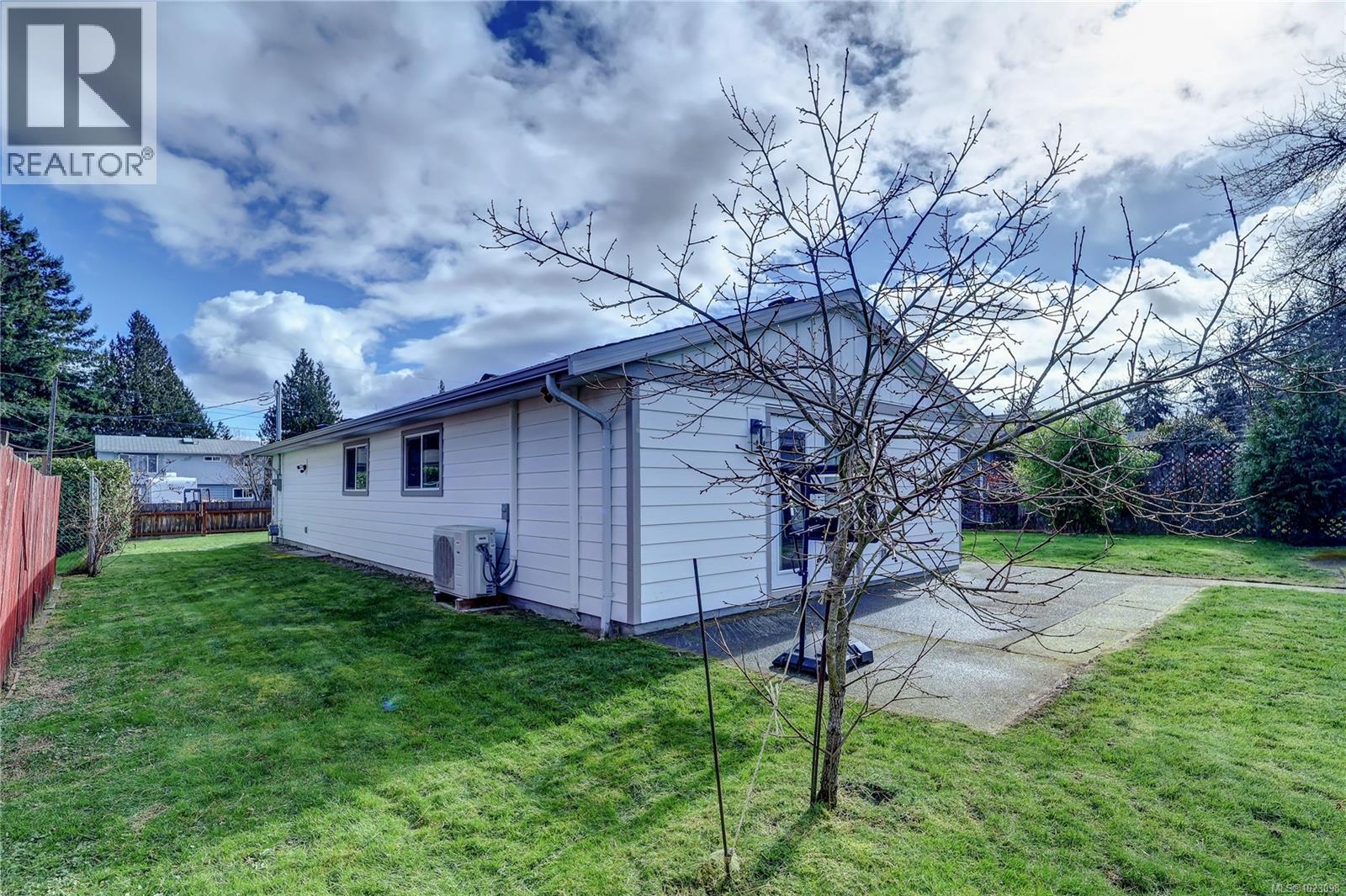 223 Evergreen St, Parksville