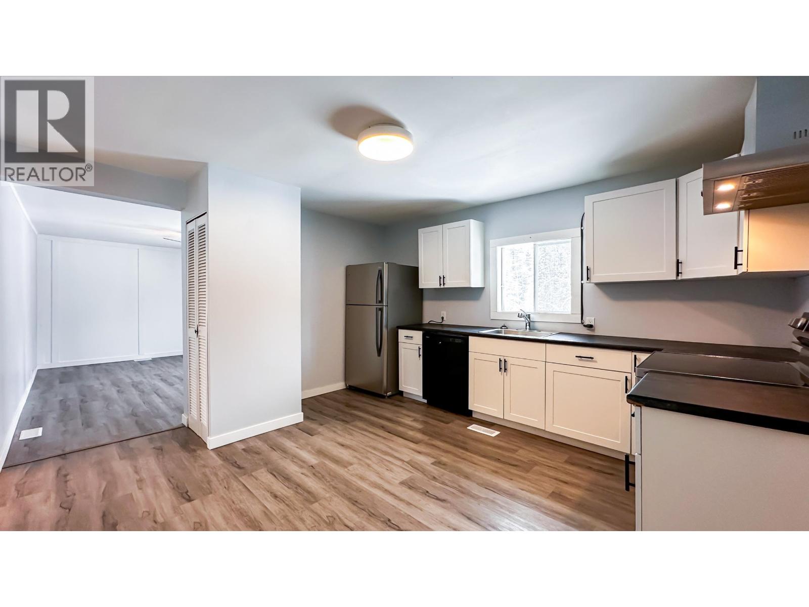 5565 BENDIXON ROAD - 7