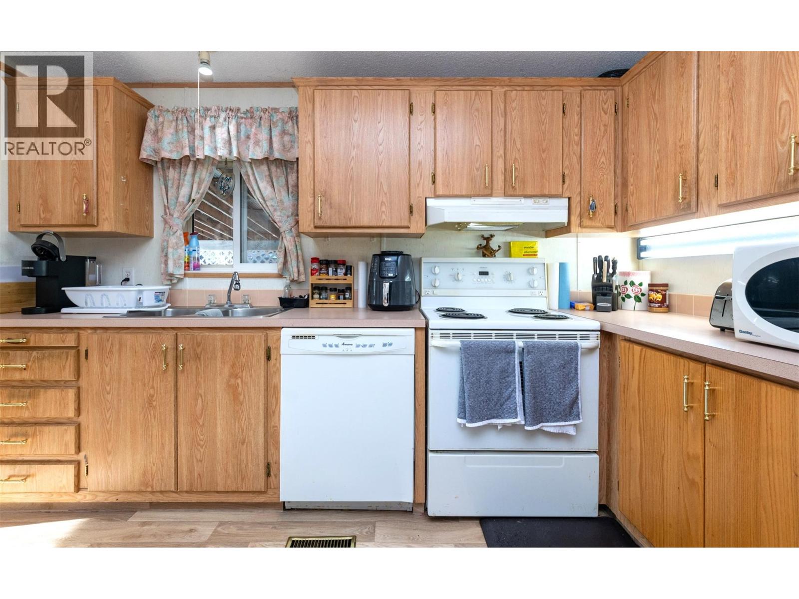 10 2500 97B Highway, Salmon Arm