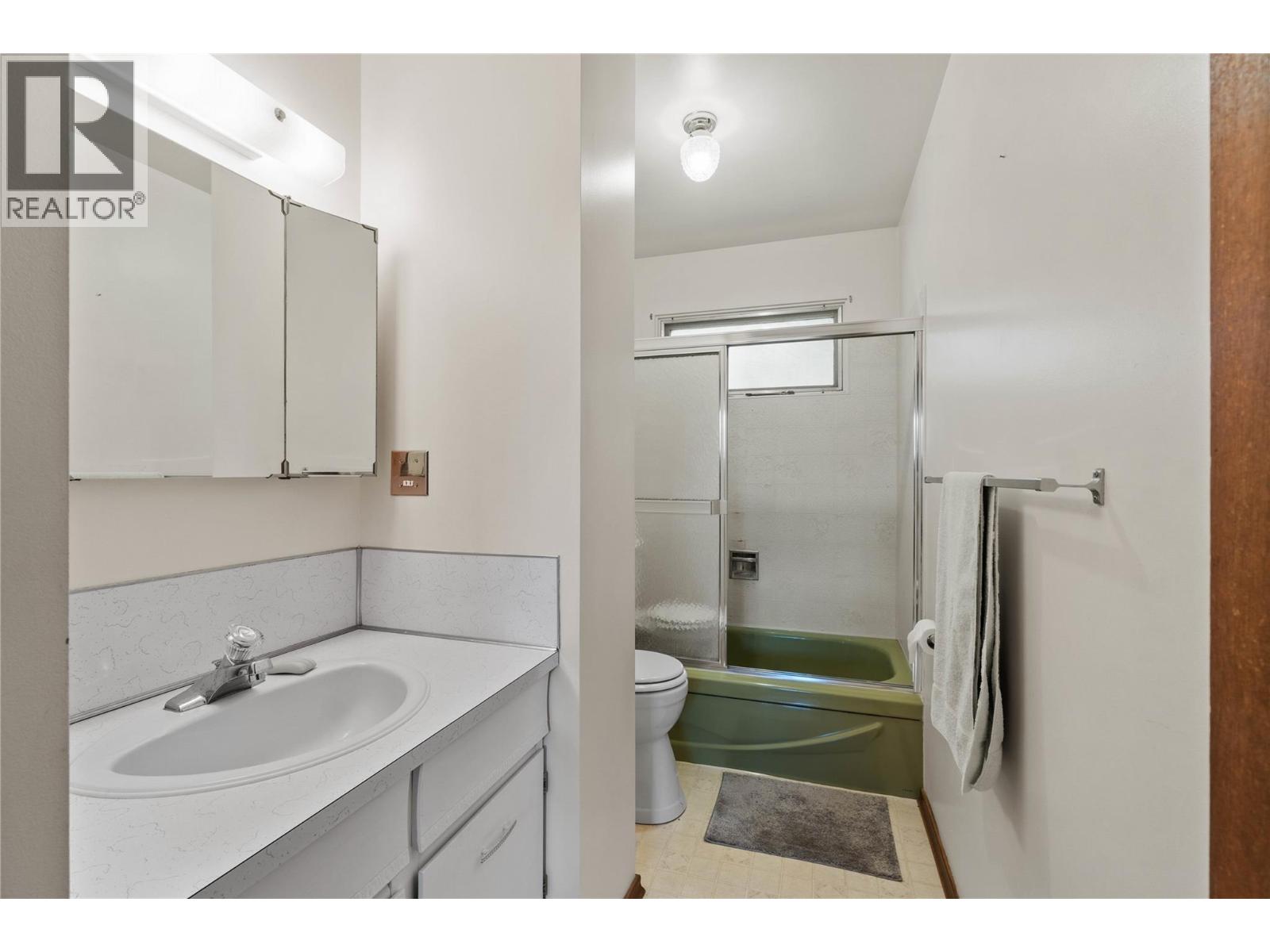 1118 Chateau Street - 16