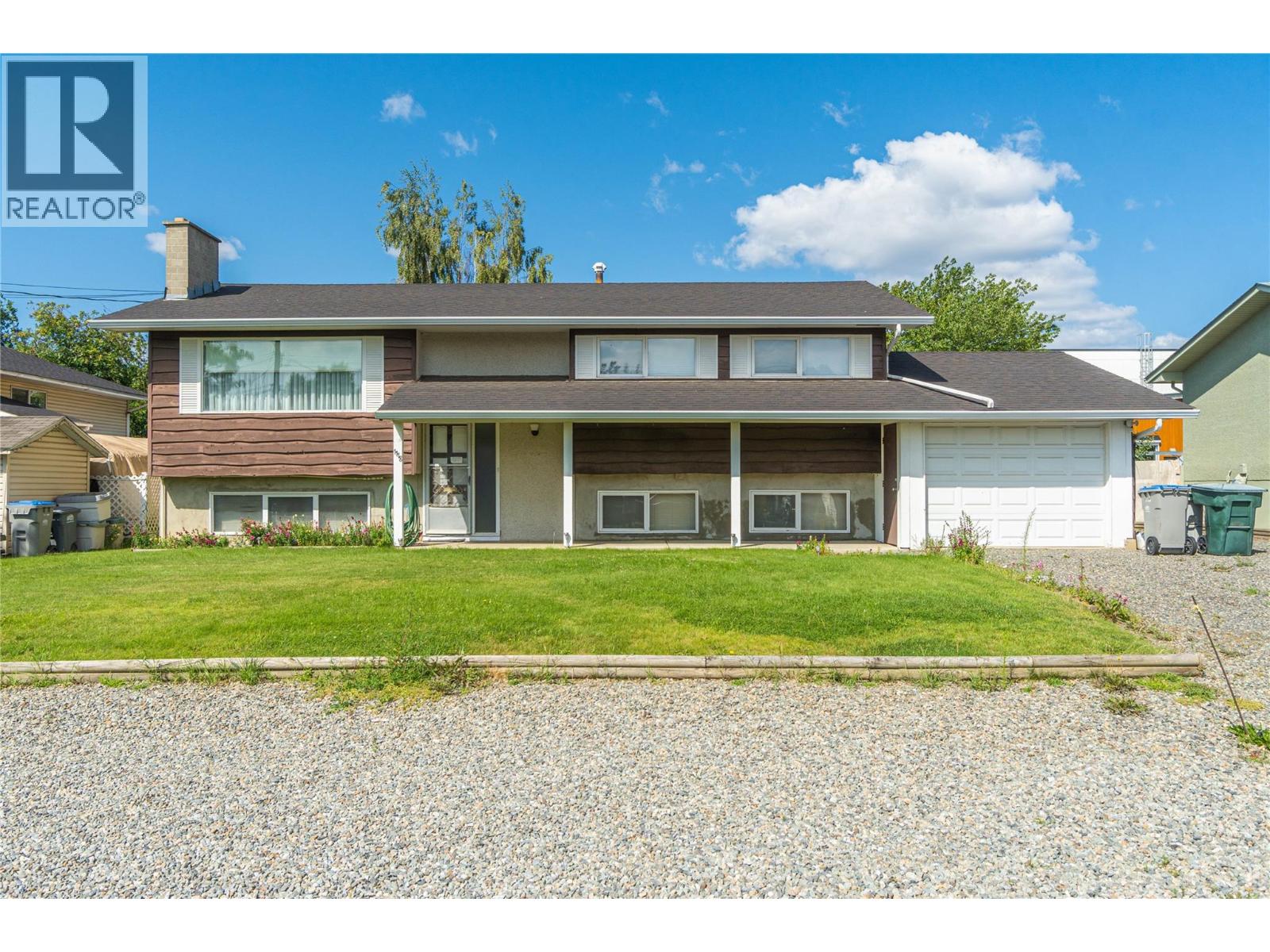 1118 Chateau Street - 2
