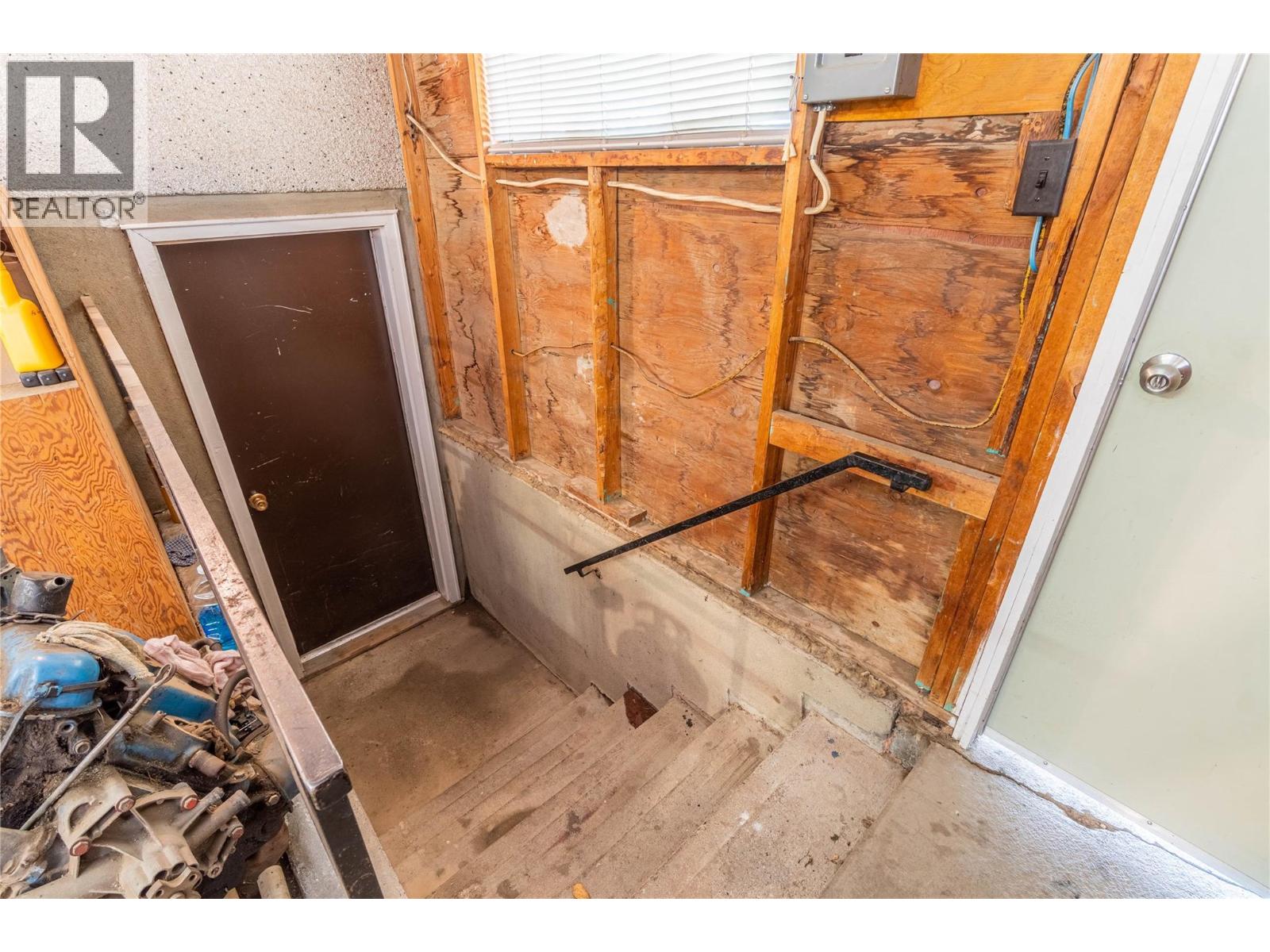 1118 Chateau Street - 28